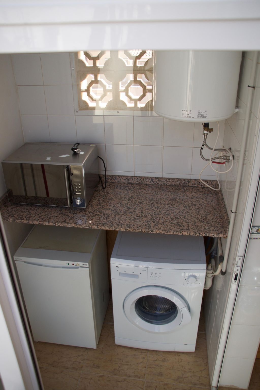 Appartement mit Dachterrasse und Balkon plus Gemeinschaftspool, in der Nähe von-Image-tags.info