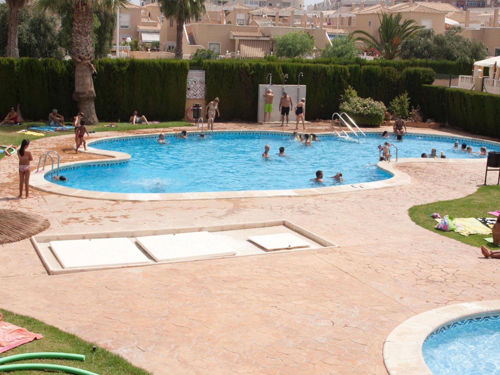 Appartement mit Dachterrasse und Balkon plus Gemeinschaftspool, in der Nähe von-Image-tags.info