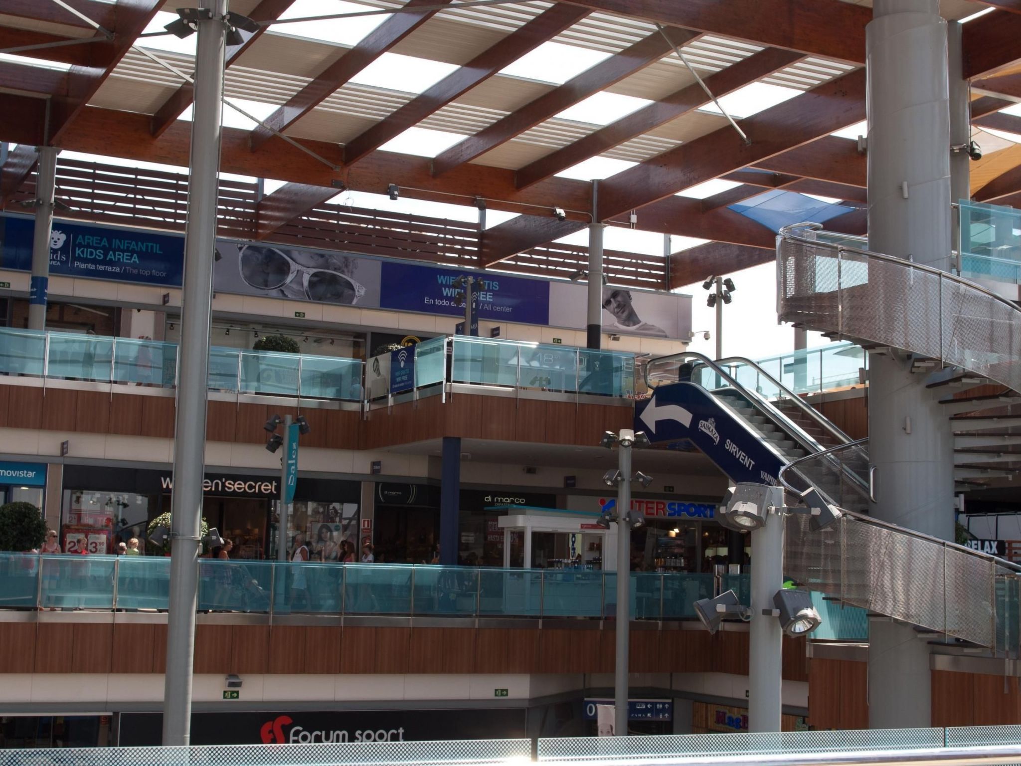 Appartement mit Dachterrasse und Balkon plus Gemeinschaftspool, in der Nähe von-Image-tags.info