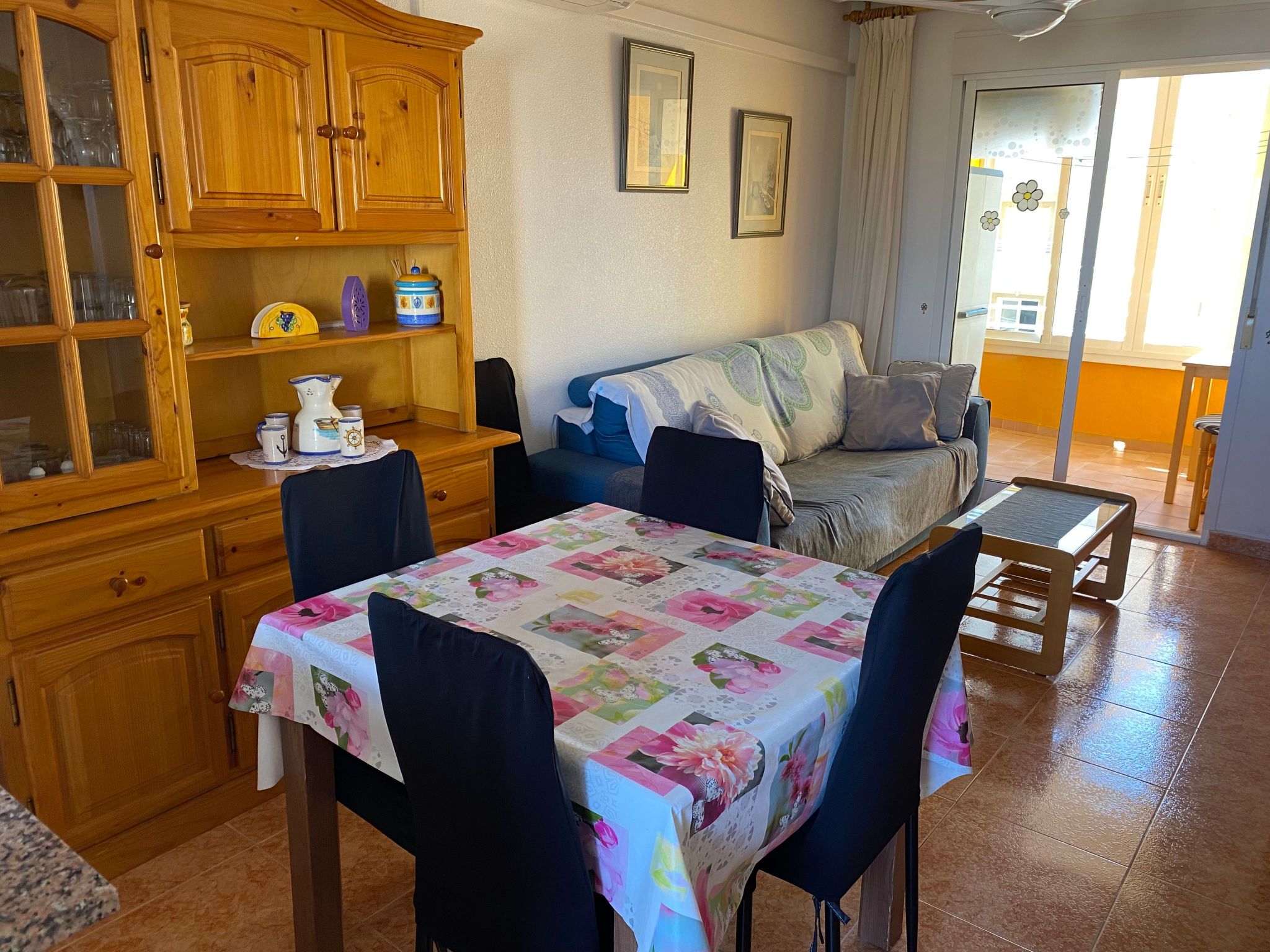 Gemütliche, helle Wohnung sehr gut ausgestattet-Dedans