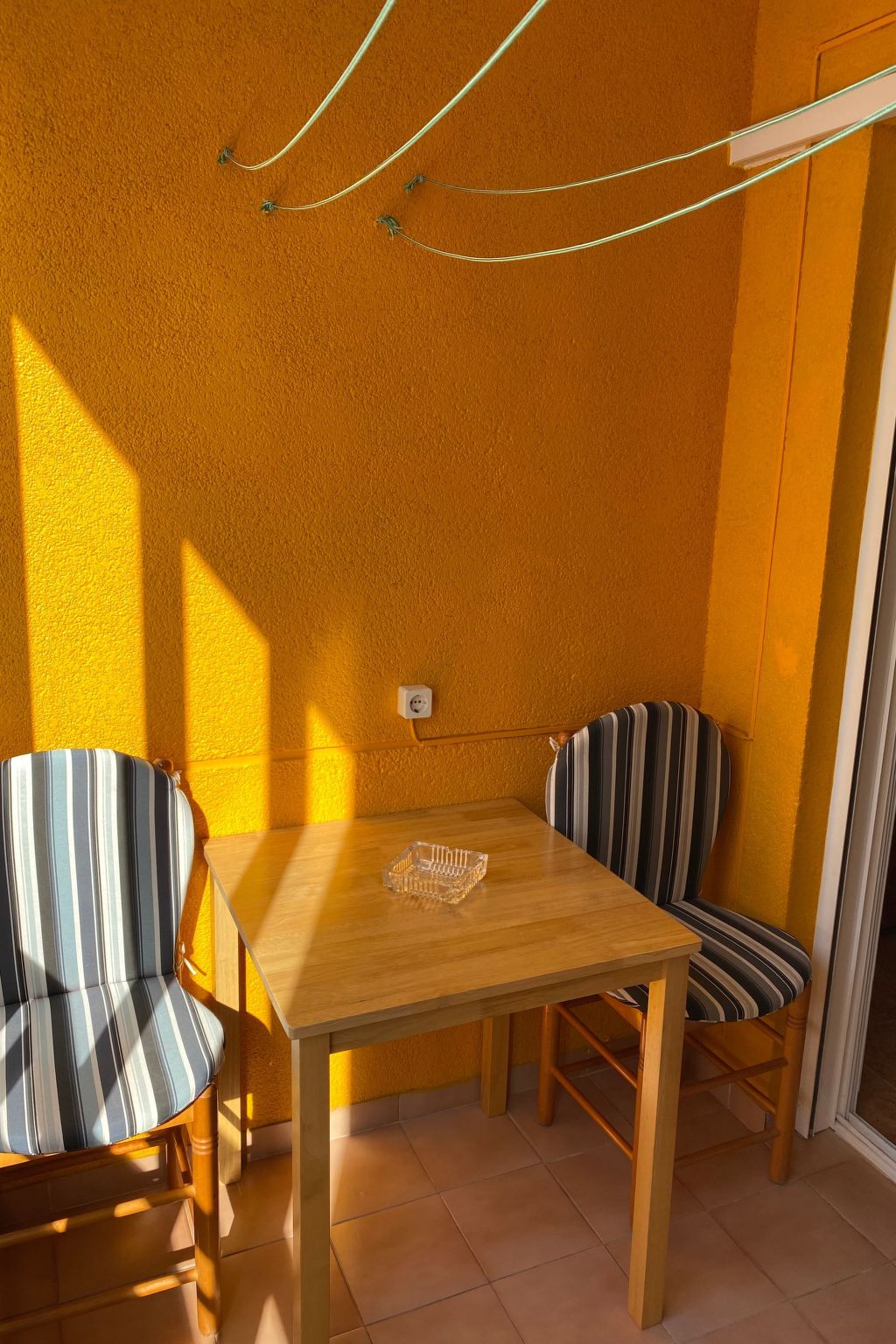 Gemütliche, helle Wohnung sehr gut ausgestattet-Dehors