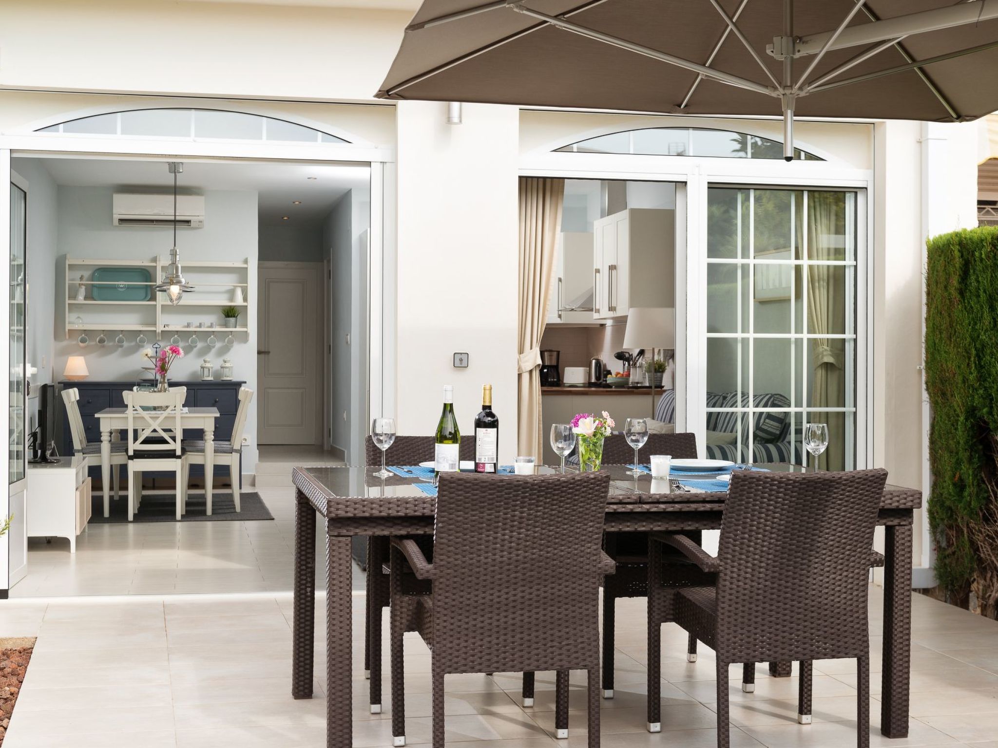 Mit Garten, Grill und Terrasse