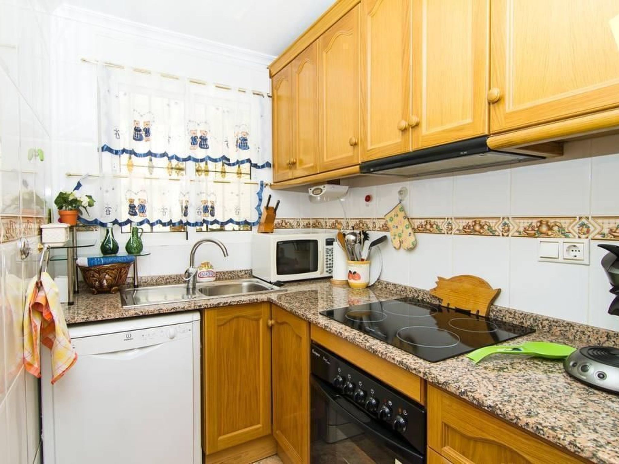 Yovalutres mit privatem Pool-Binnen