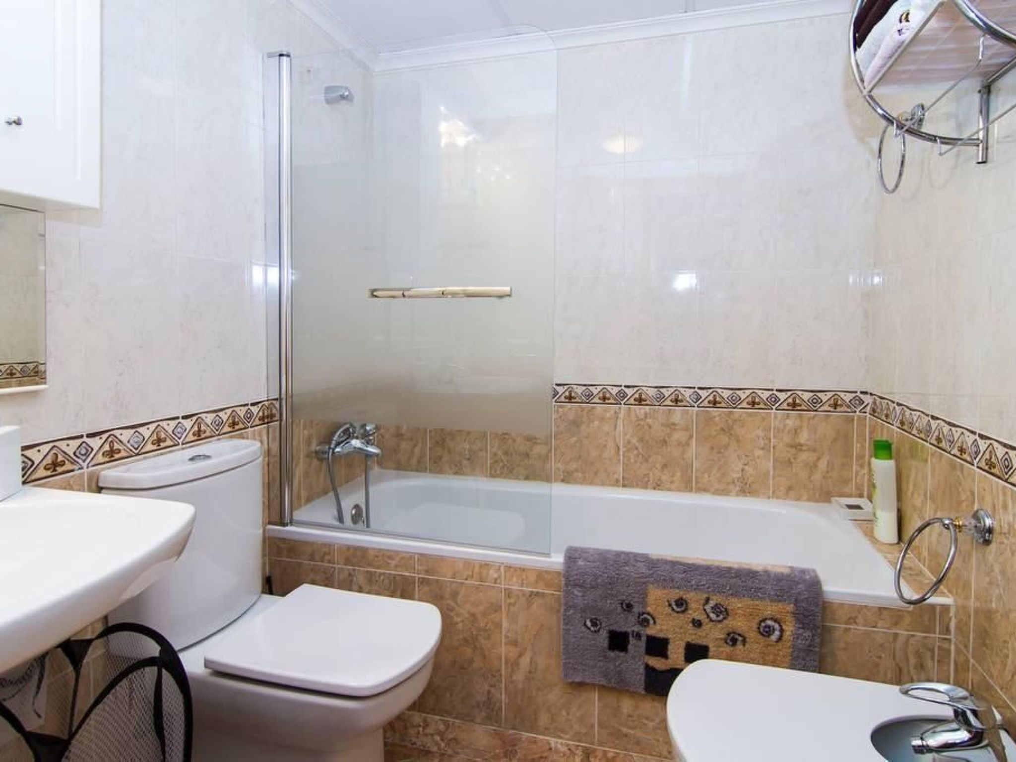 Yovalutres mit privatem Pool-Binnen