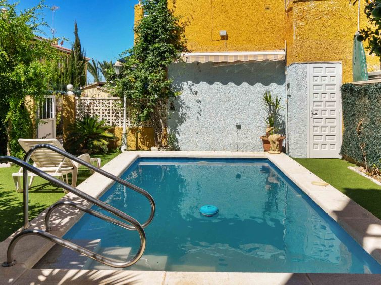 Op 600 m van zee: Comfortabel vakantiehuis in centrum Torrevieja in Torrevieja