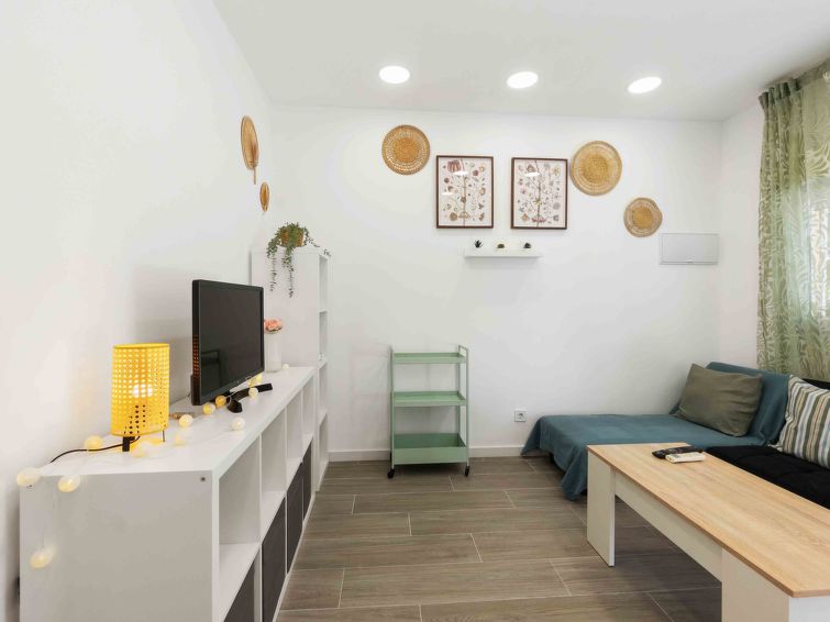 Search and Stay destination Torrevieja, VC - Spain from AU$ 175. Elena