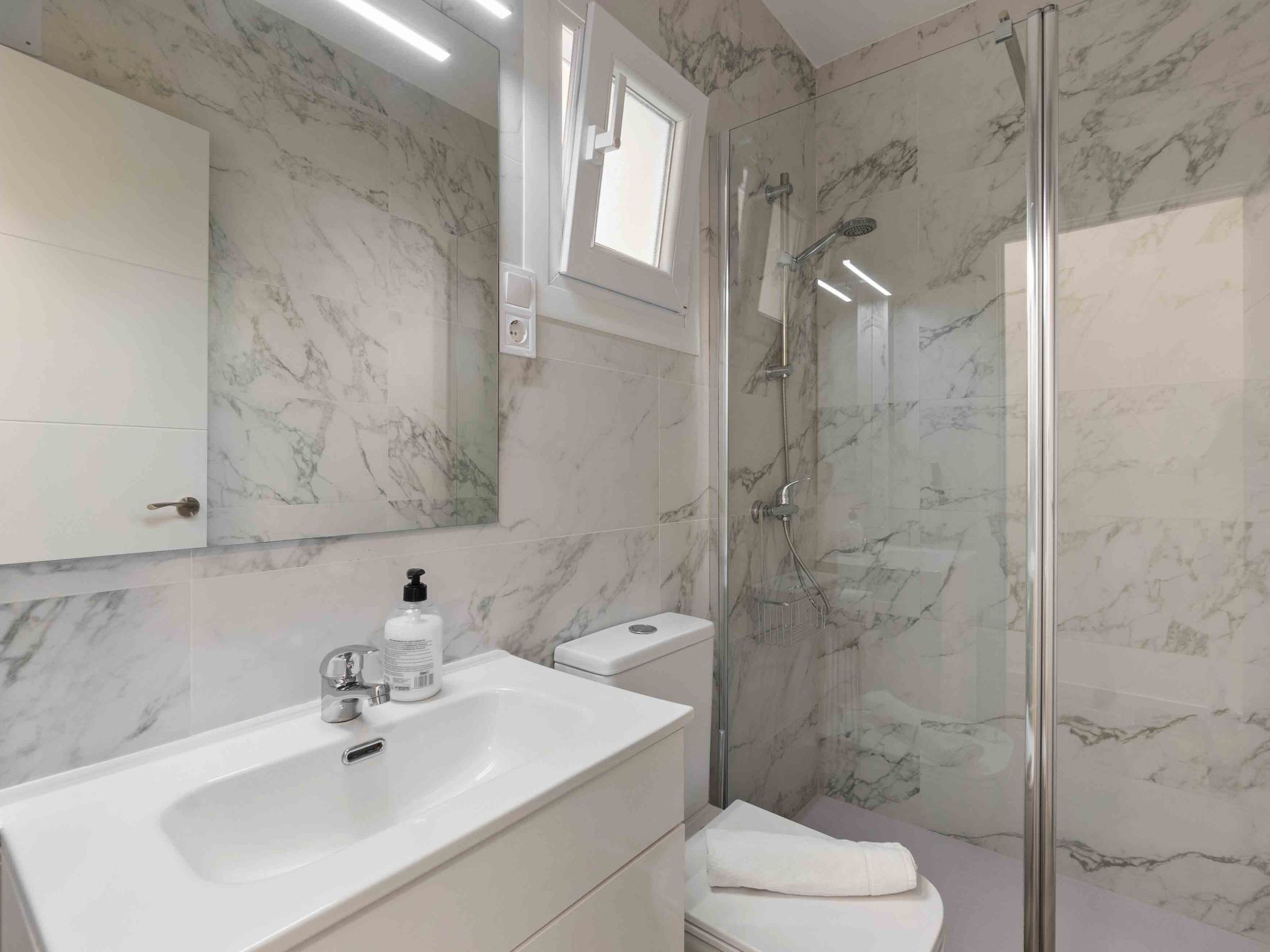 Maison Elena – Salle de bains, photo 18 sur 27