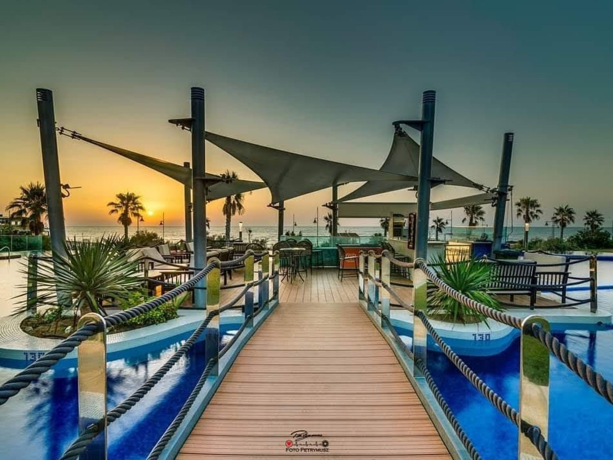 Sea Senses' Suite mit Gemeinschaftspool-Dehors