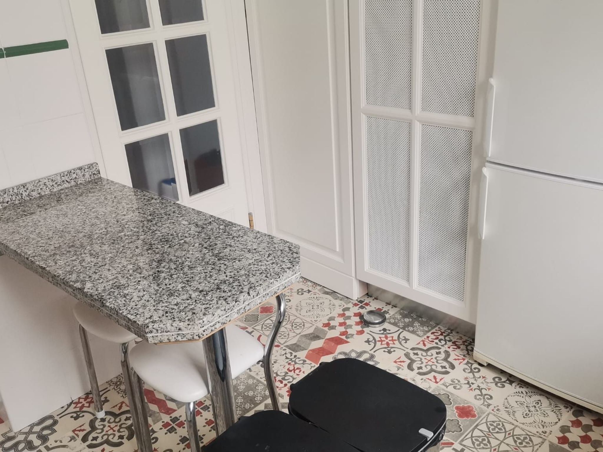 Penthouse mit drei Schlafzimmern in der Nähe von natürlichen Schwimmbädern-Binnen