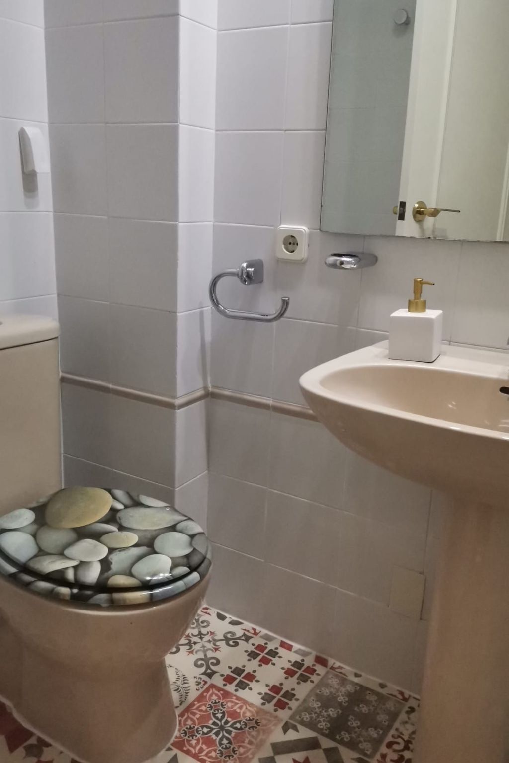 Penthouse mit drei Schlafzimmern in der Nähe von natürlichen Schwimmbädern-Binnen