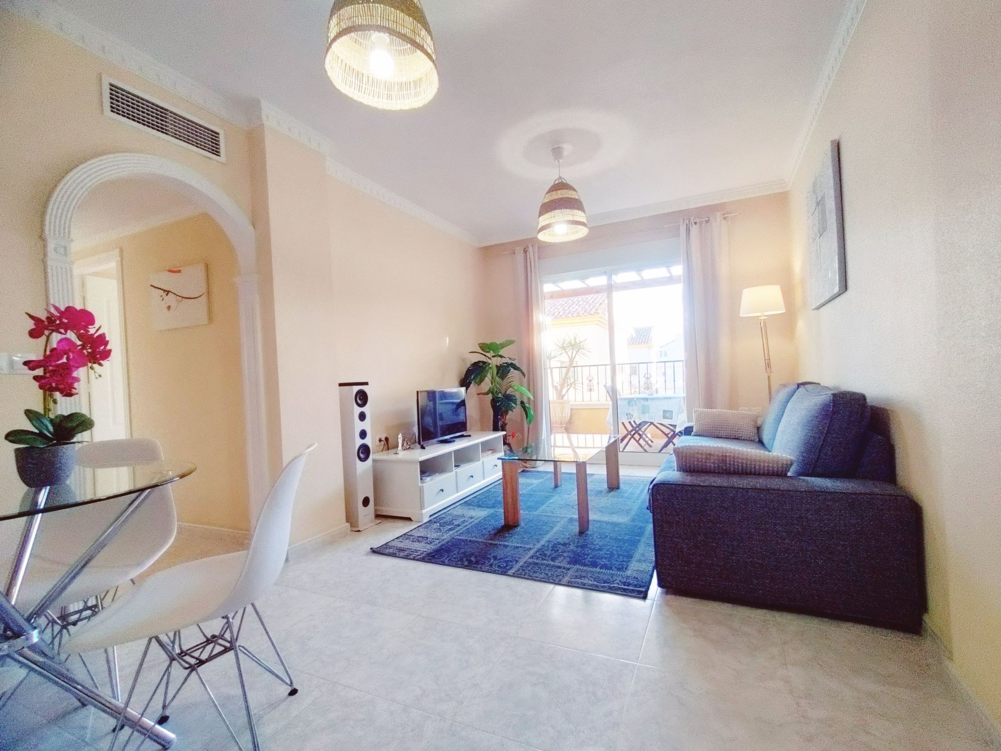 Unknown Accommodation - Binnen