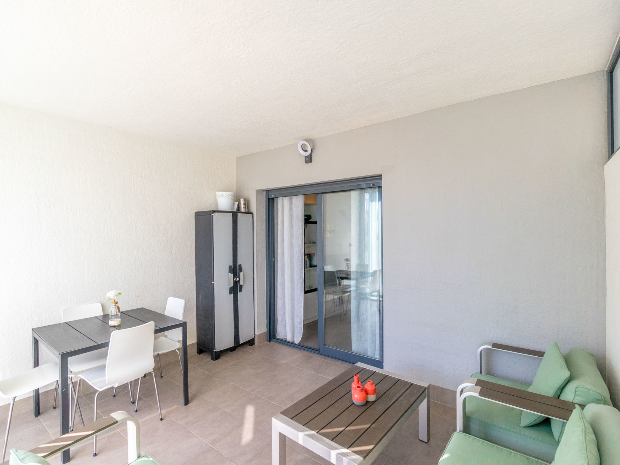 Oasis Beach II-Inside