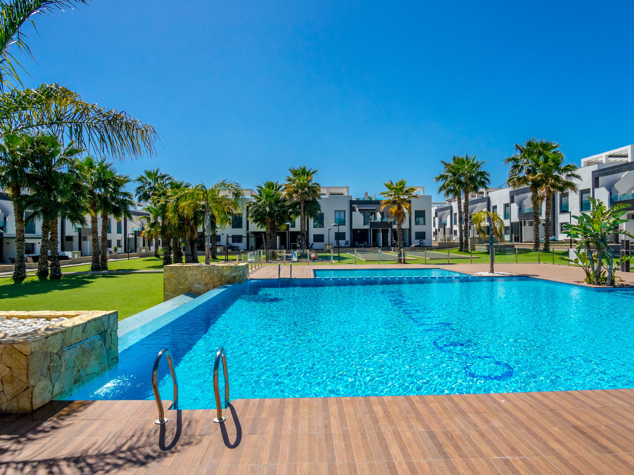 Oasis Beach II-Outside