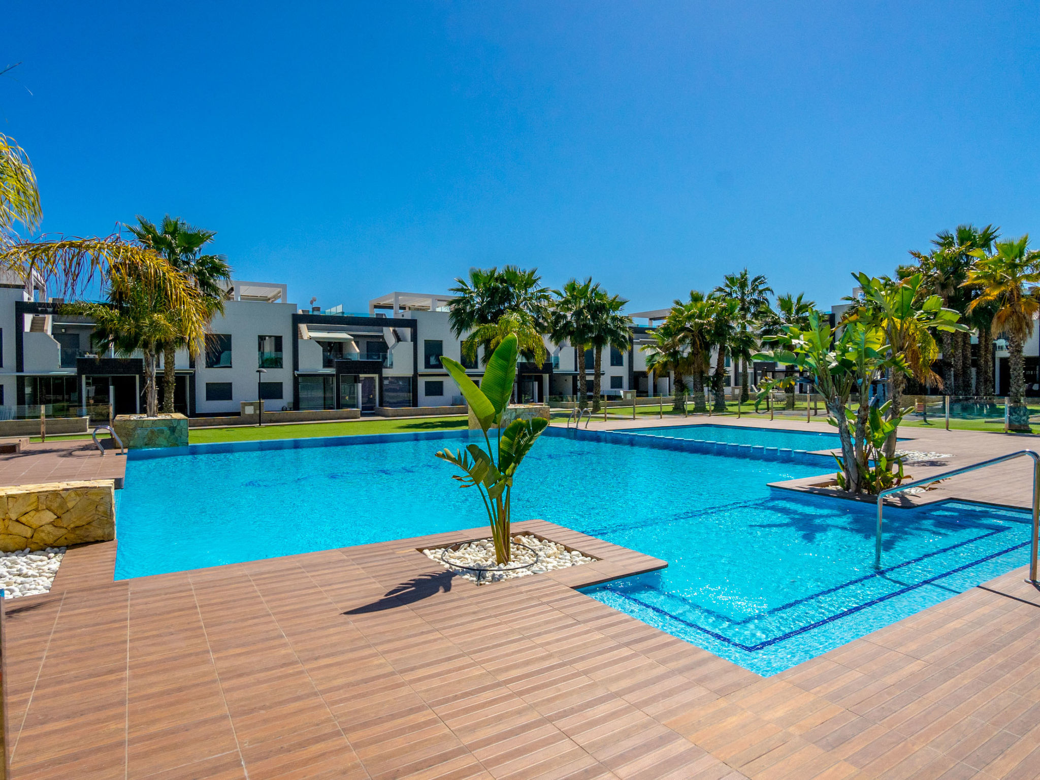 Oasis Beach II-Outside