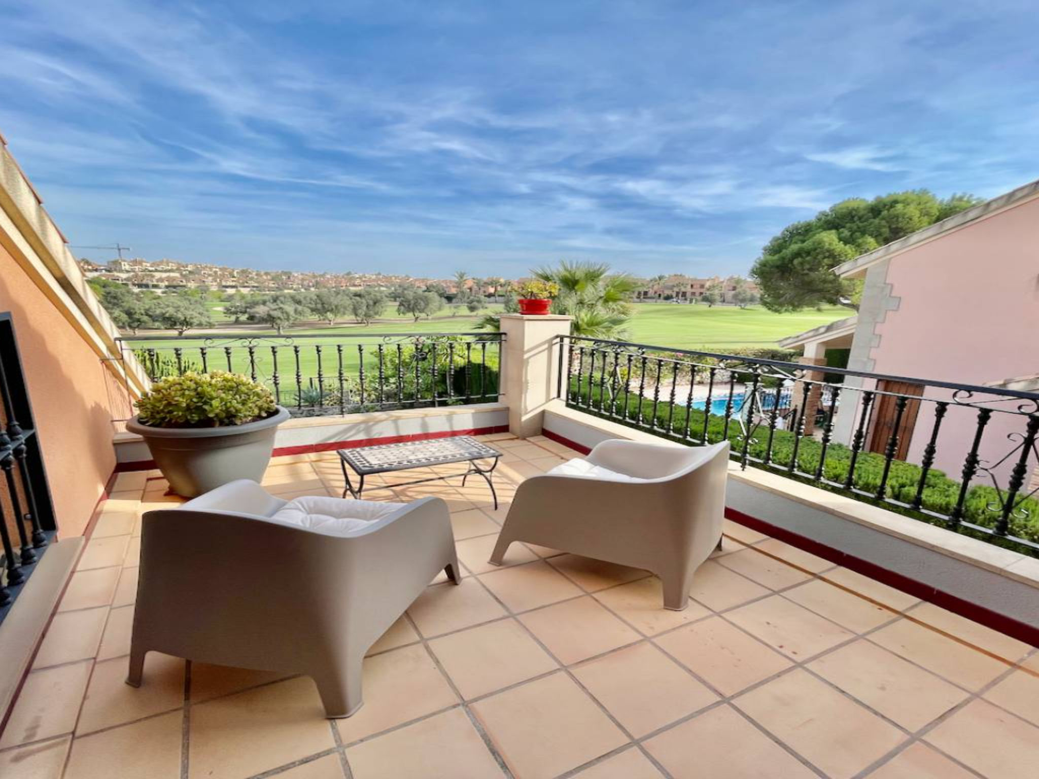 La Finca Frontline-Binnen