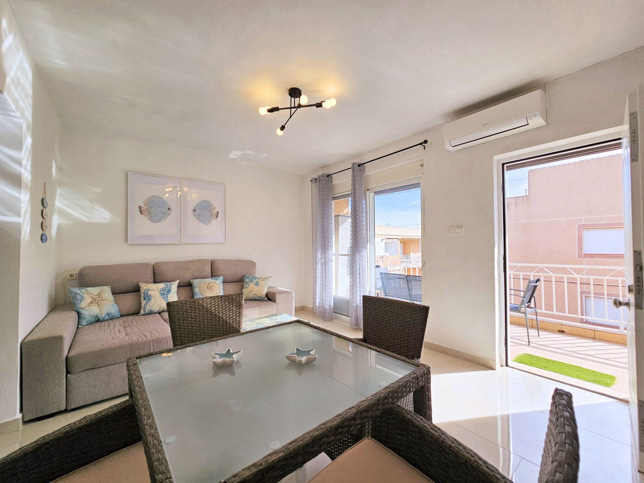 Sonne, Sand und Gelassenheit - Perfekte Flucht — Living Room (4 of 19)