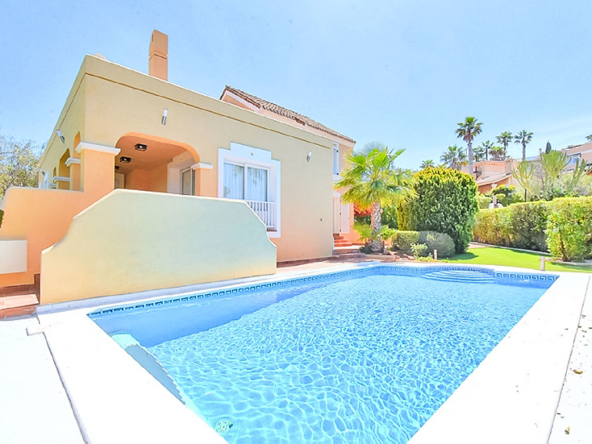 LAS BRISAS 27