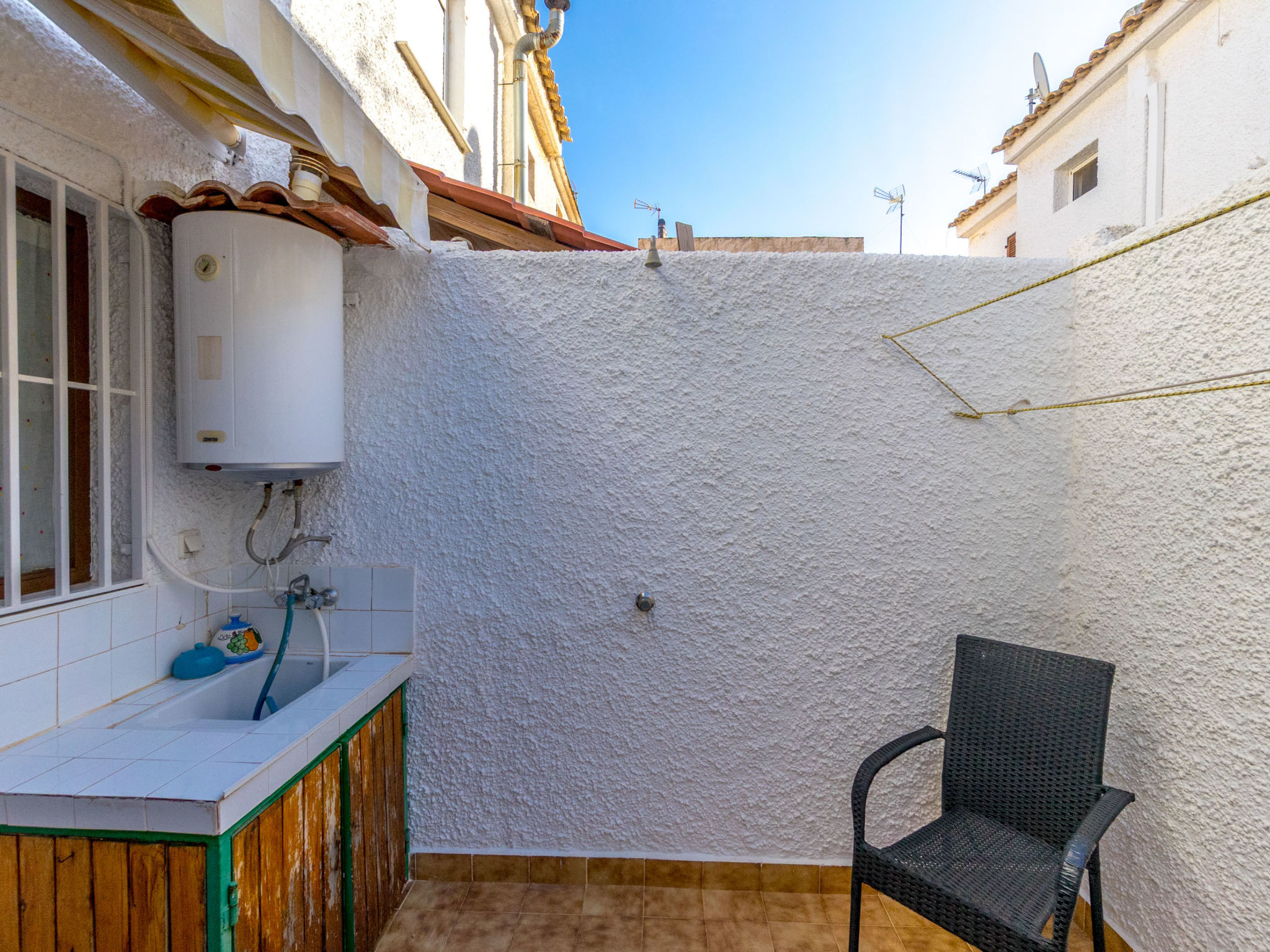 Carpa-Outside