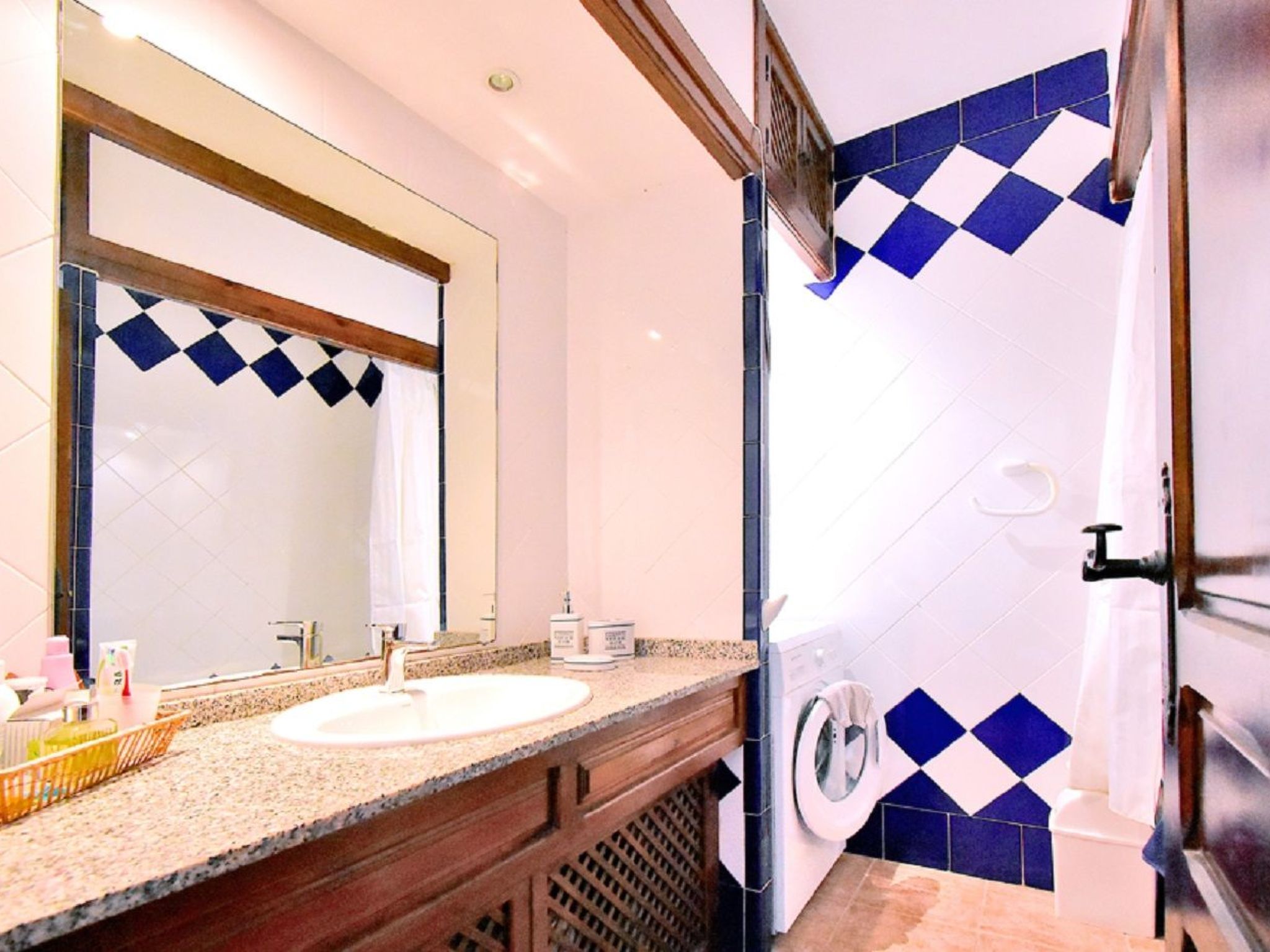 ADELFAS II - 11-Binnen