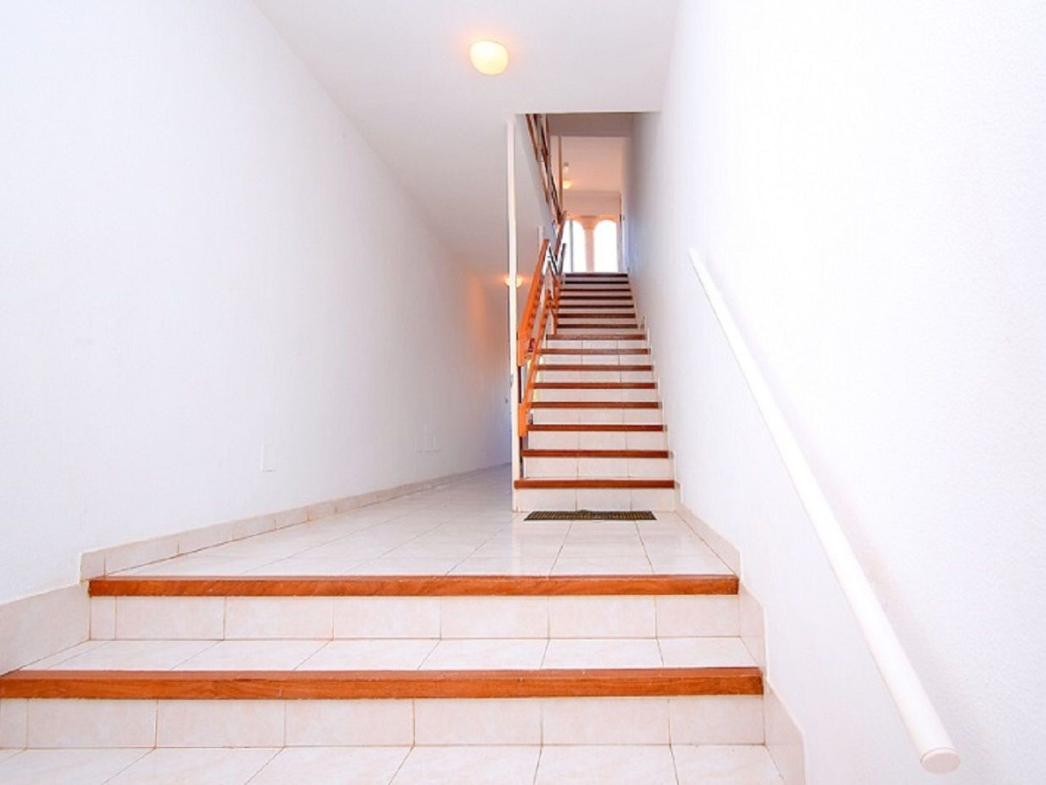 ADELFAS I - 12-Binnen