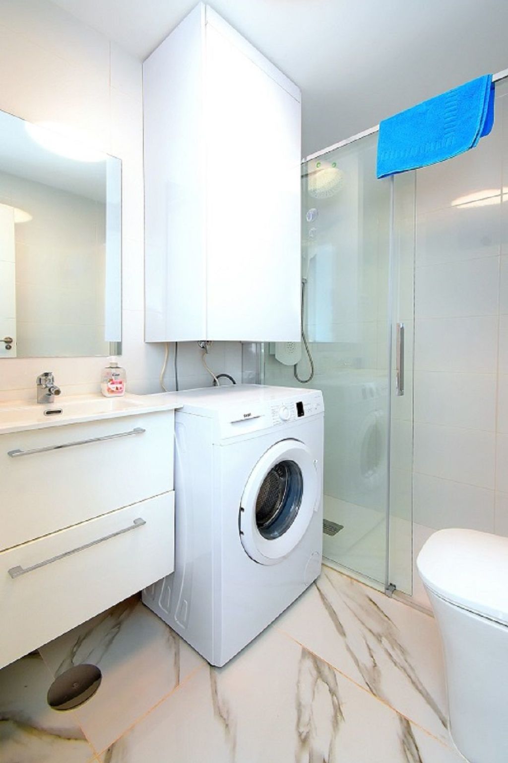 ADELFAS I - 12-Binnen