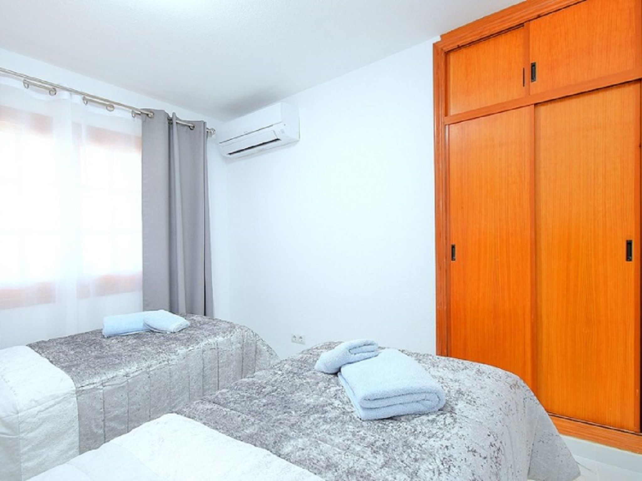 ADELFAS I - 12-Binnen