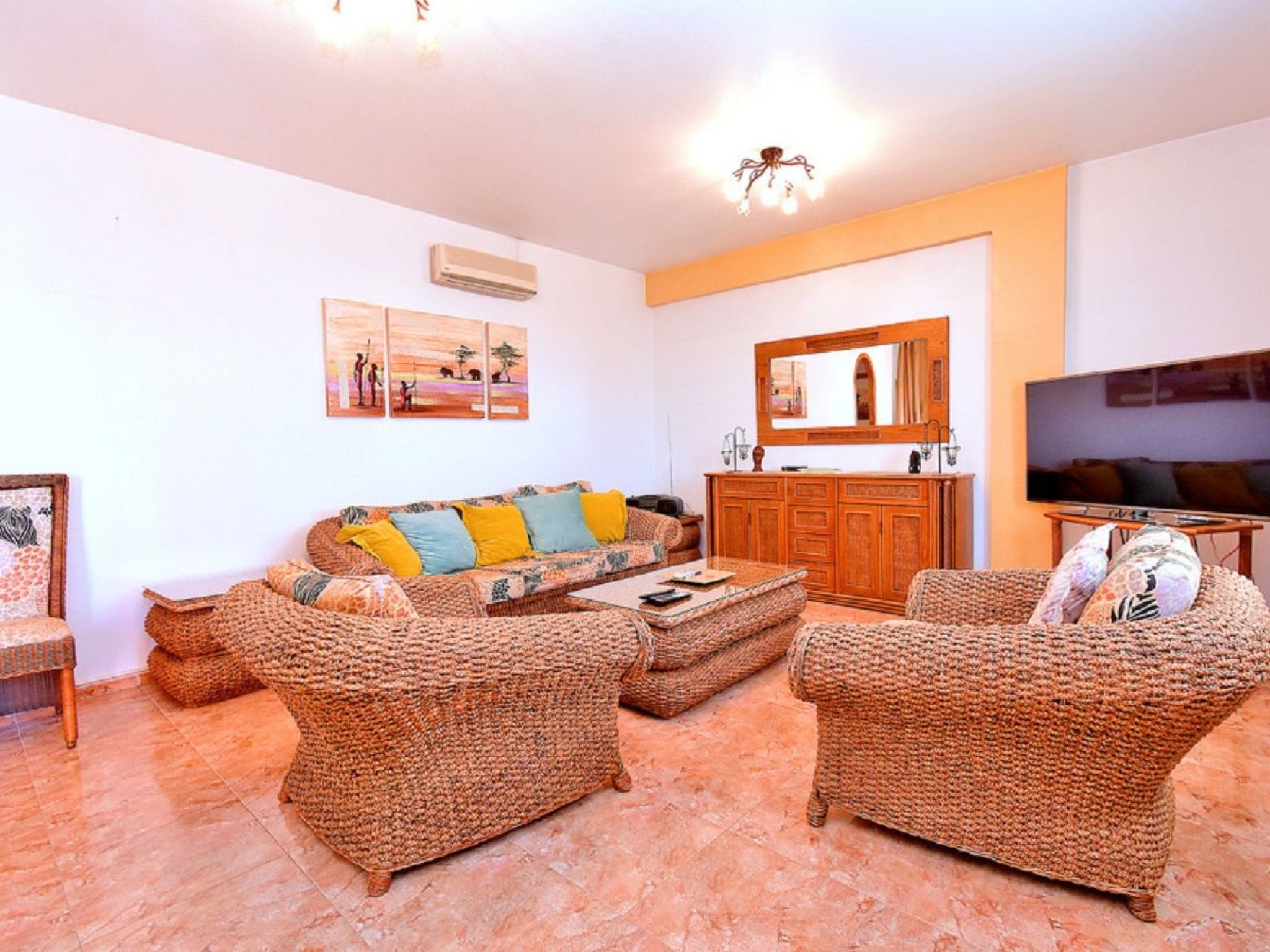 EDF. ESTRELLA 17-Binnen