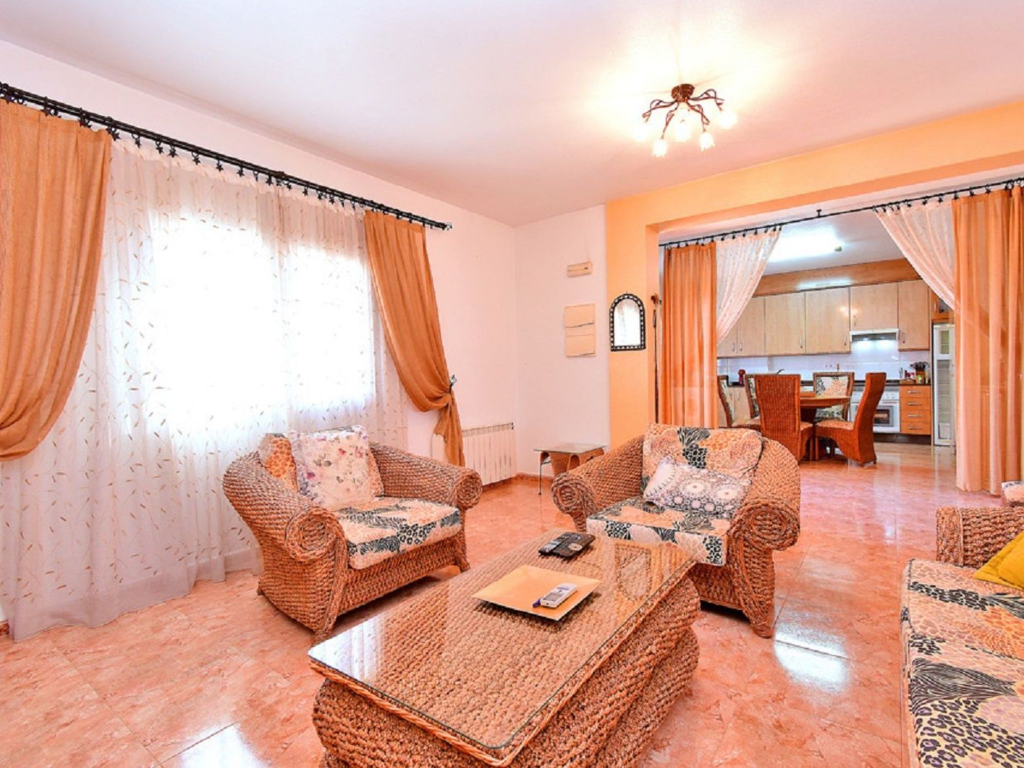 EDF. ESTRELLA 17-Binnen