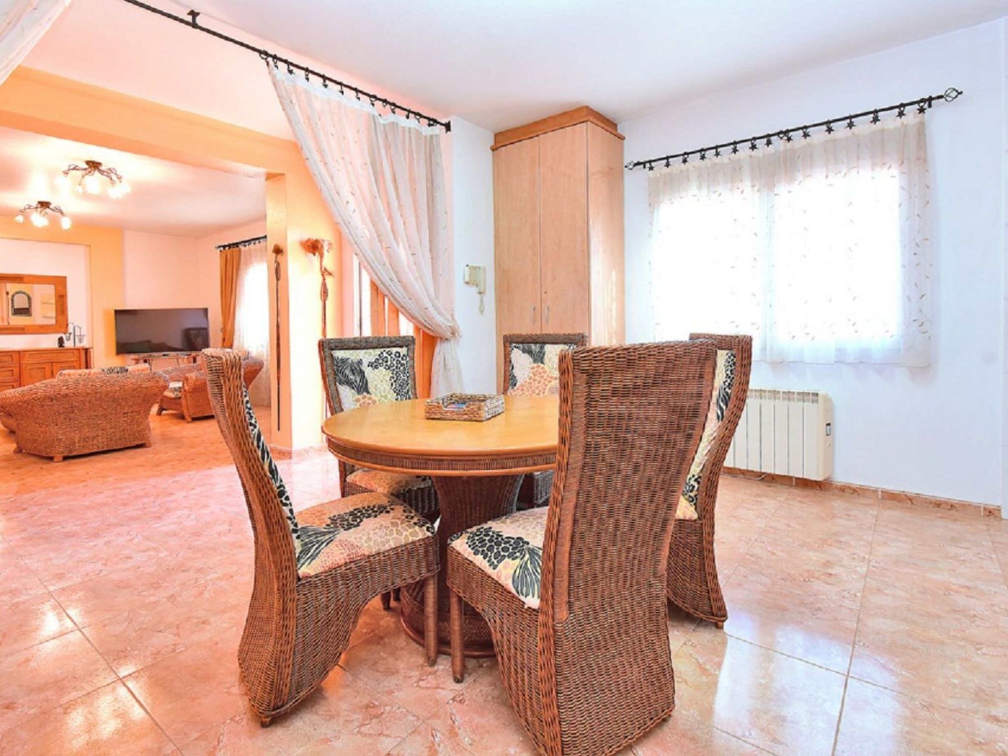 EDF. ESTRELLA 17-Binnen