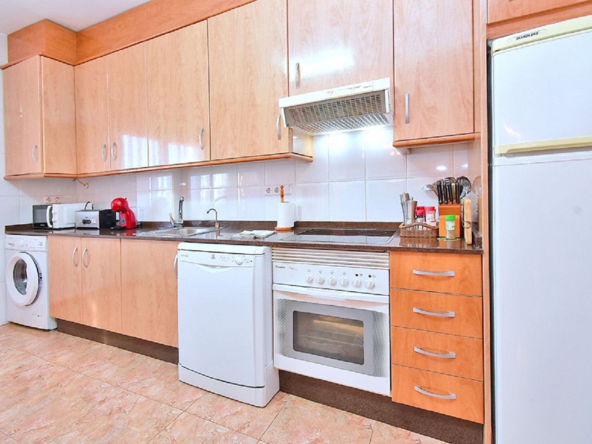 EDF. ESTRELLA 17-Binnen