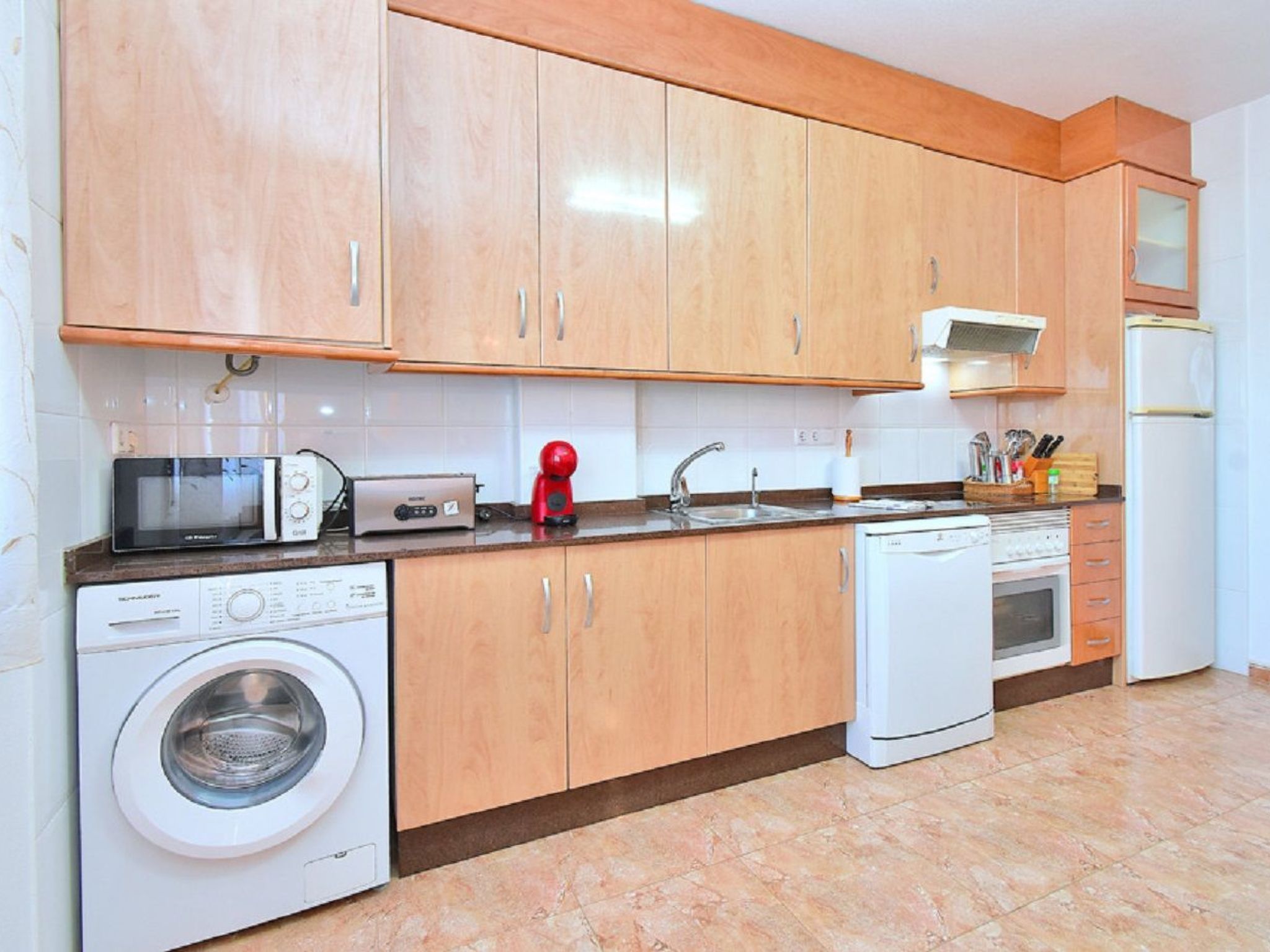 EDF. ESTRELLA 17-Binnen