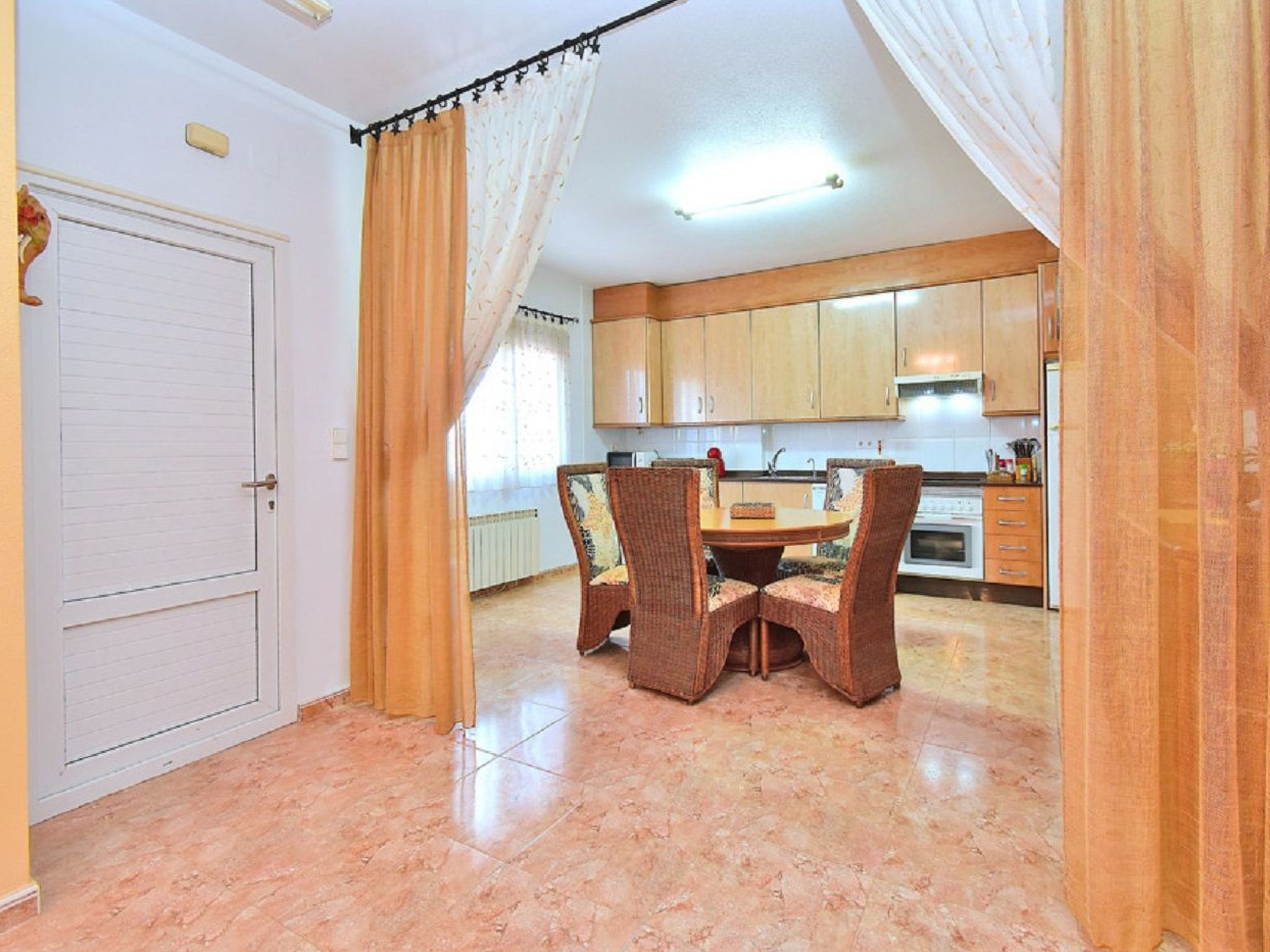 EDF. ESTRELLA 17-Binnen