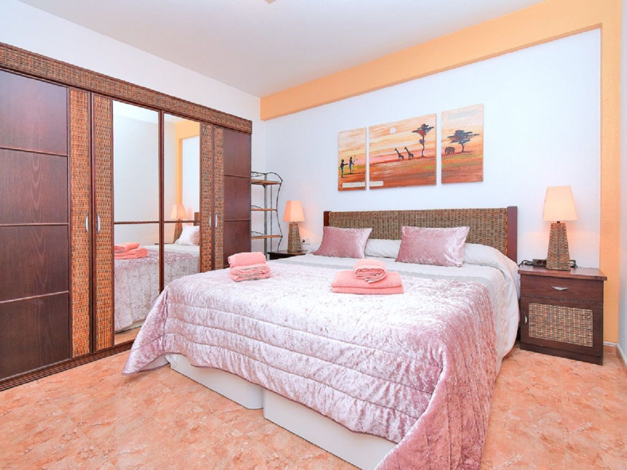 EDF. ESTRELLA 17-Binnen