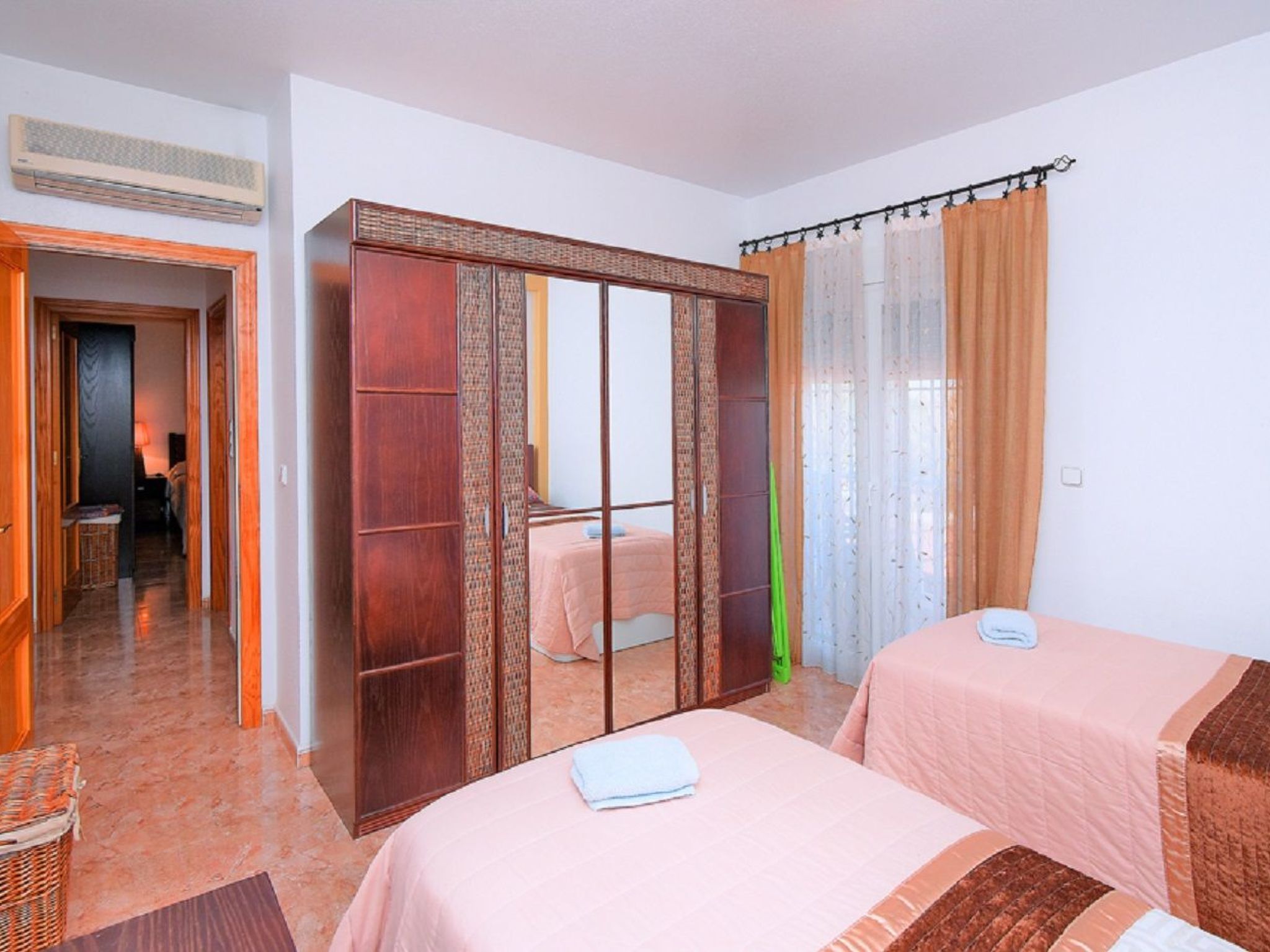 EDF. ESTRELLA 17-Binnen