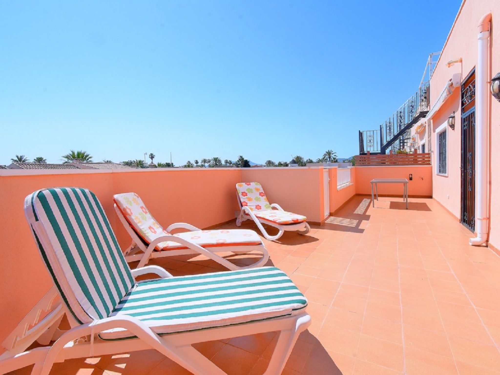 EDF. ESTRELLA 17-Binnen