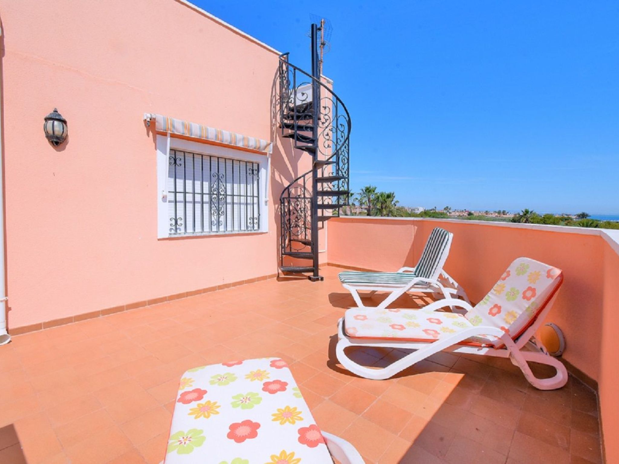 EDF. ESTRELLA 17-Binnen