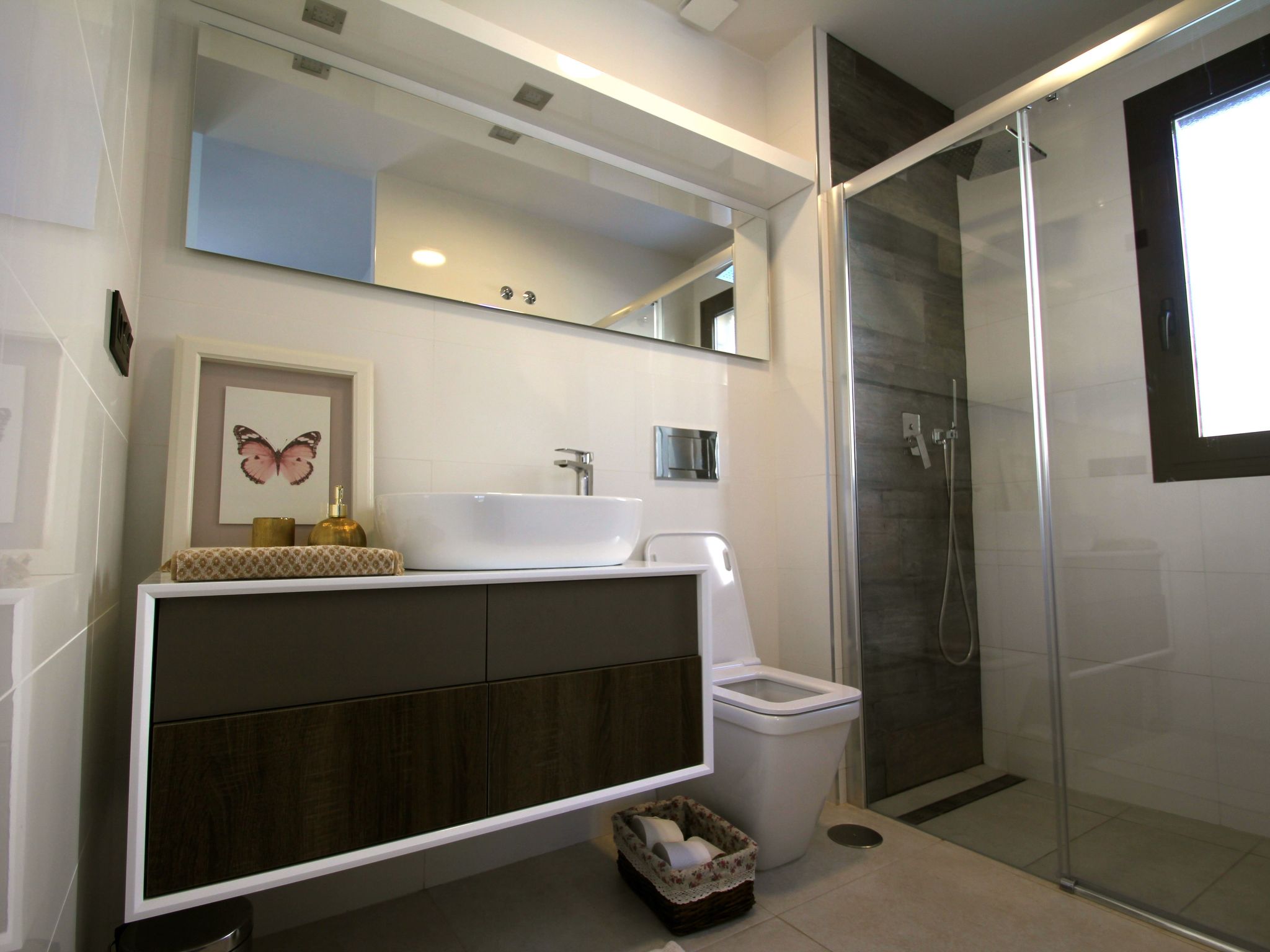 mit Blick auf das Wasser