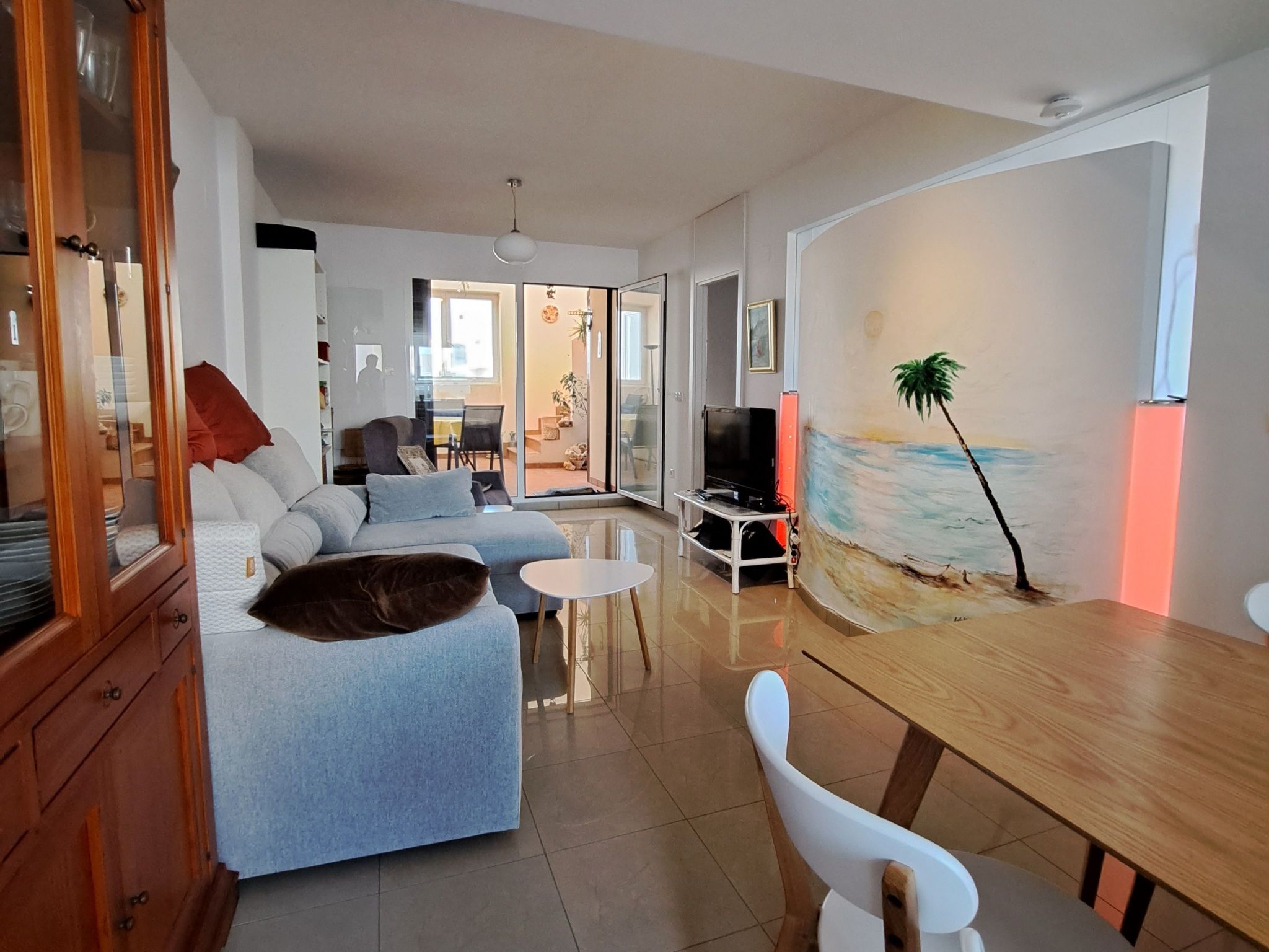 Schönes Appartement mit Grill, Pool und Terrasse-Binnen