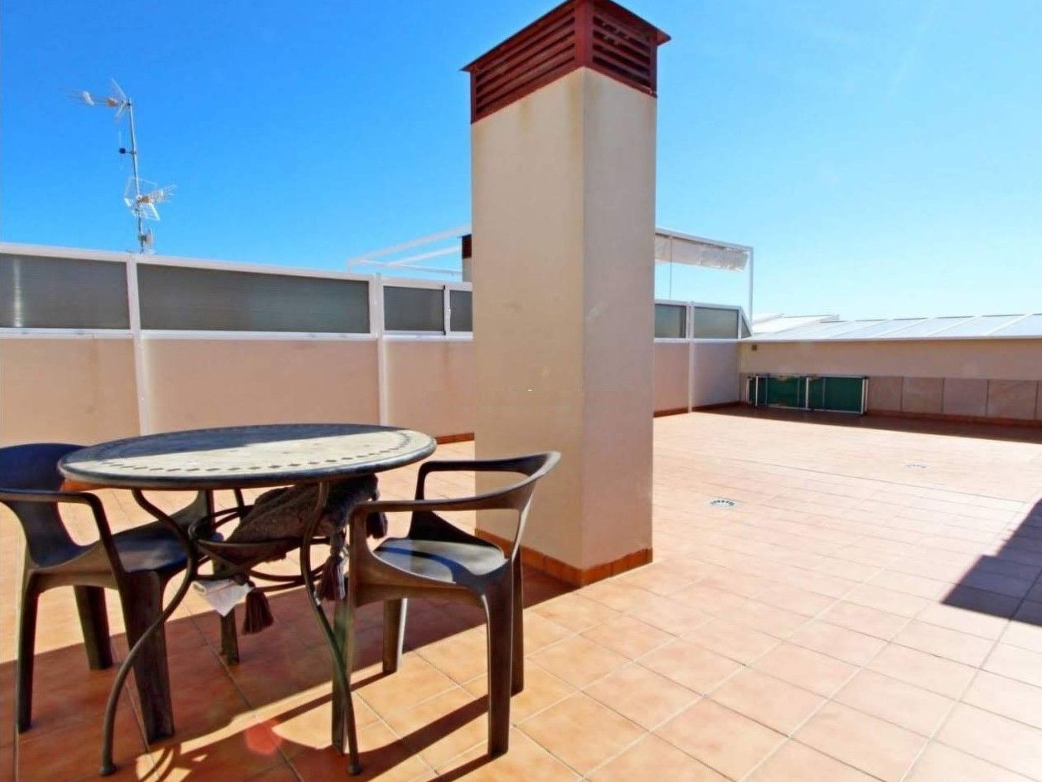 Schönes Appartement mit Grill, Pool und Terrasse-Binnen