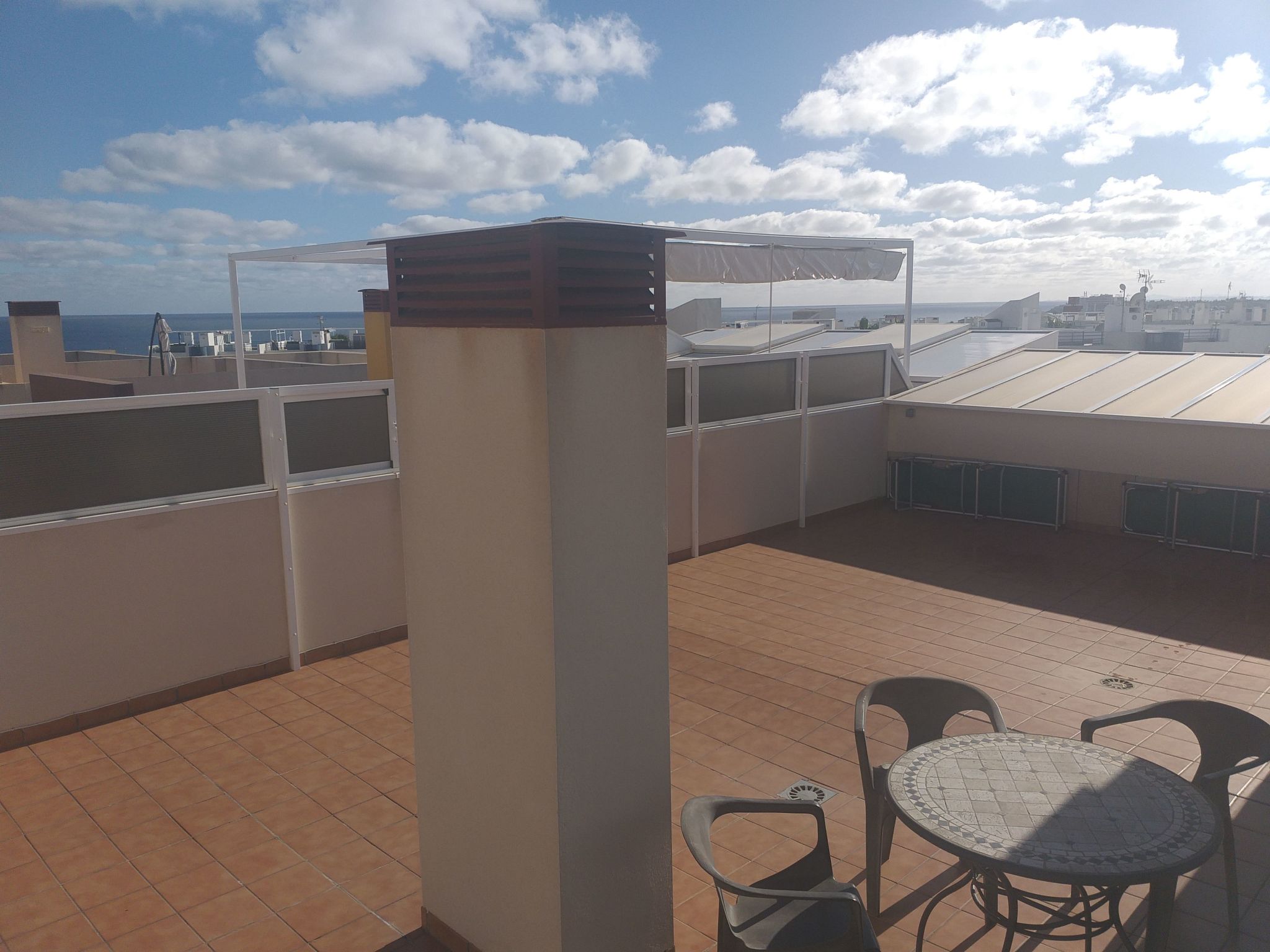 Schönes Appartement mit Grill, Pool und Terrasse-Binnen