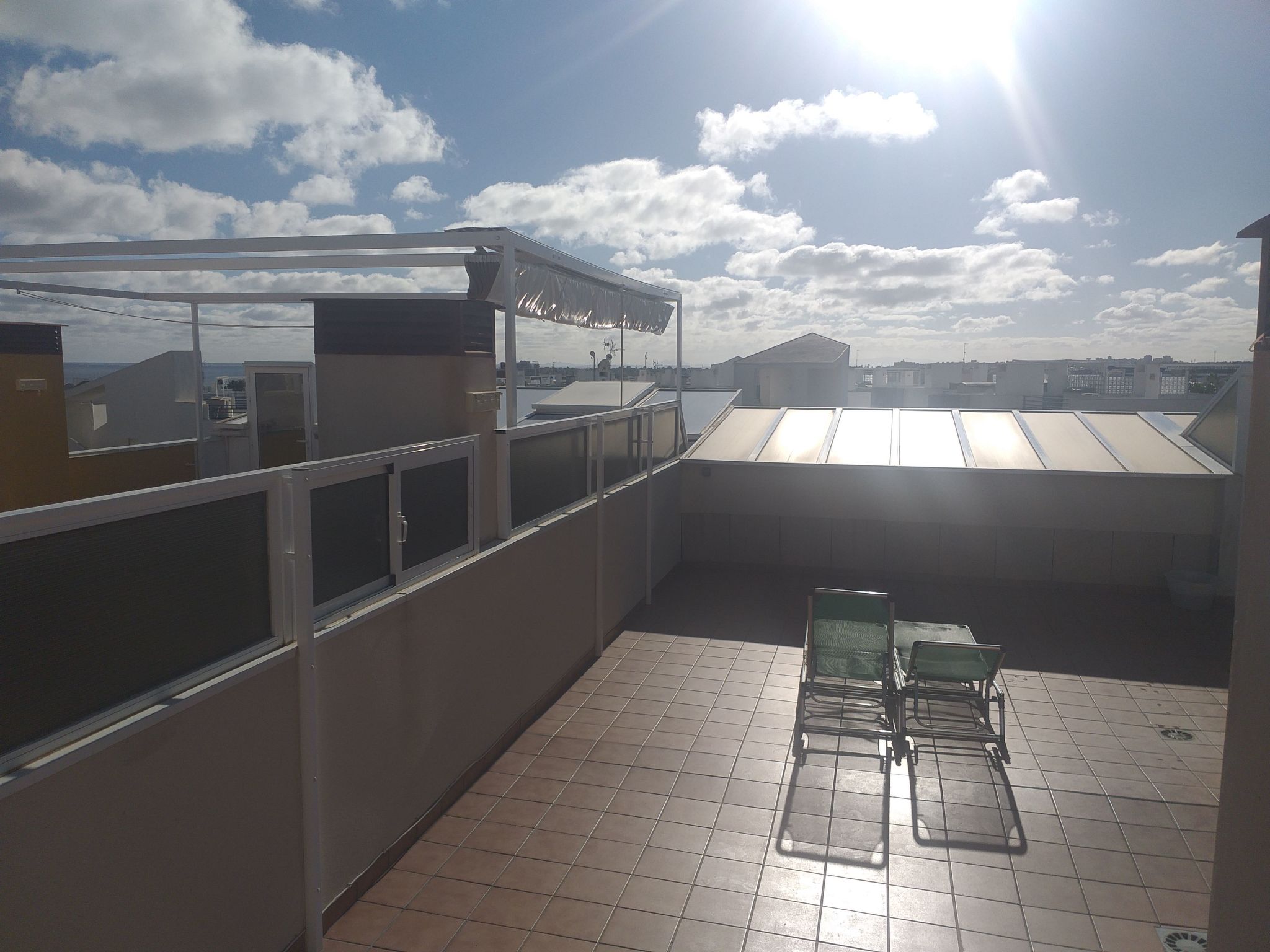 Schönes Appartement mit Grill, Pool und Terrasse-Binnen