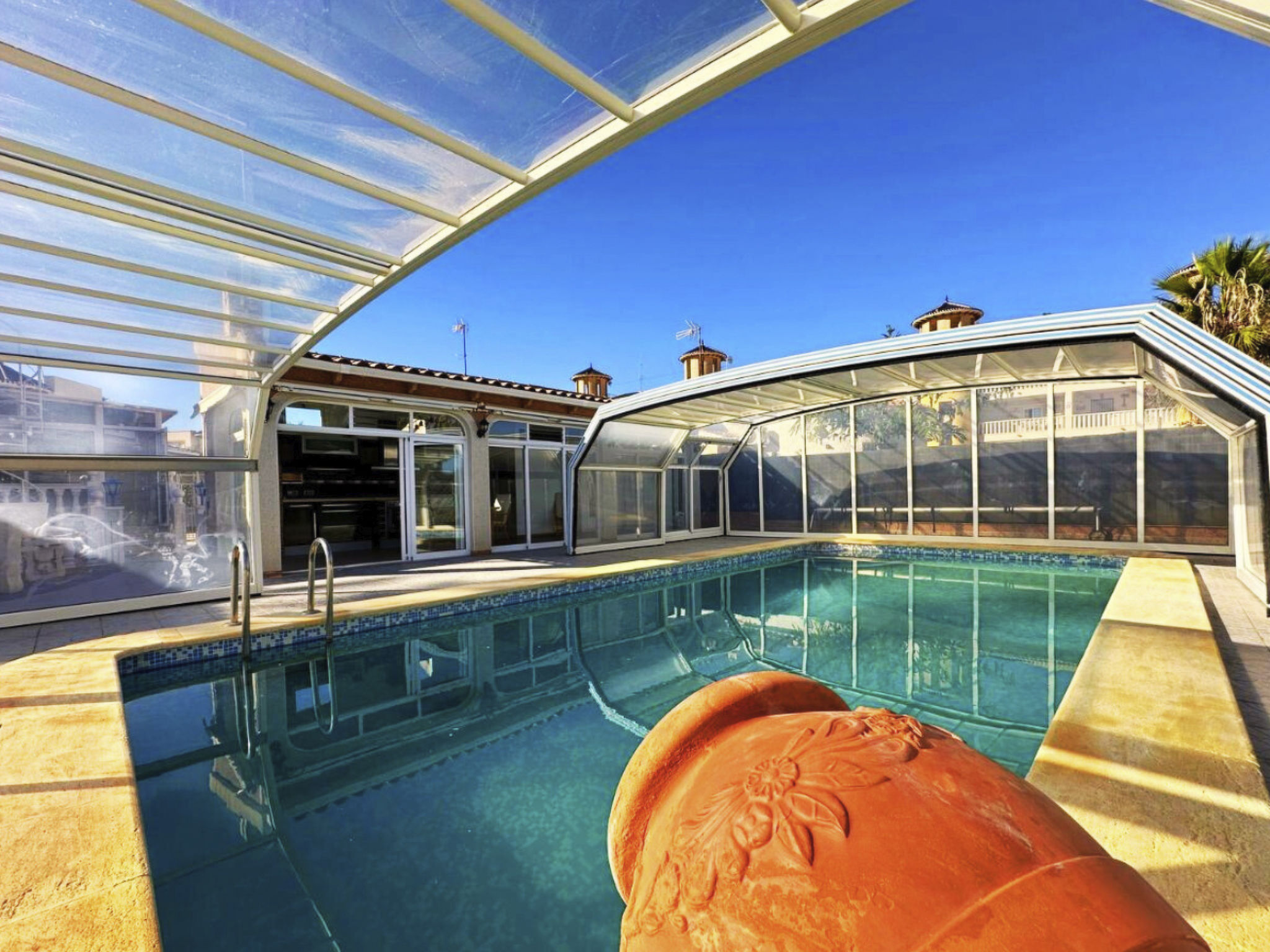 Villa Esmeralda-Binnen