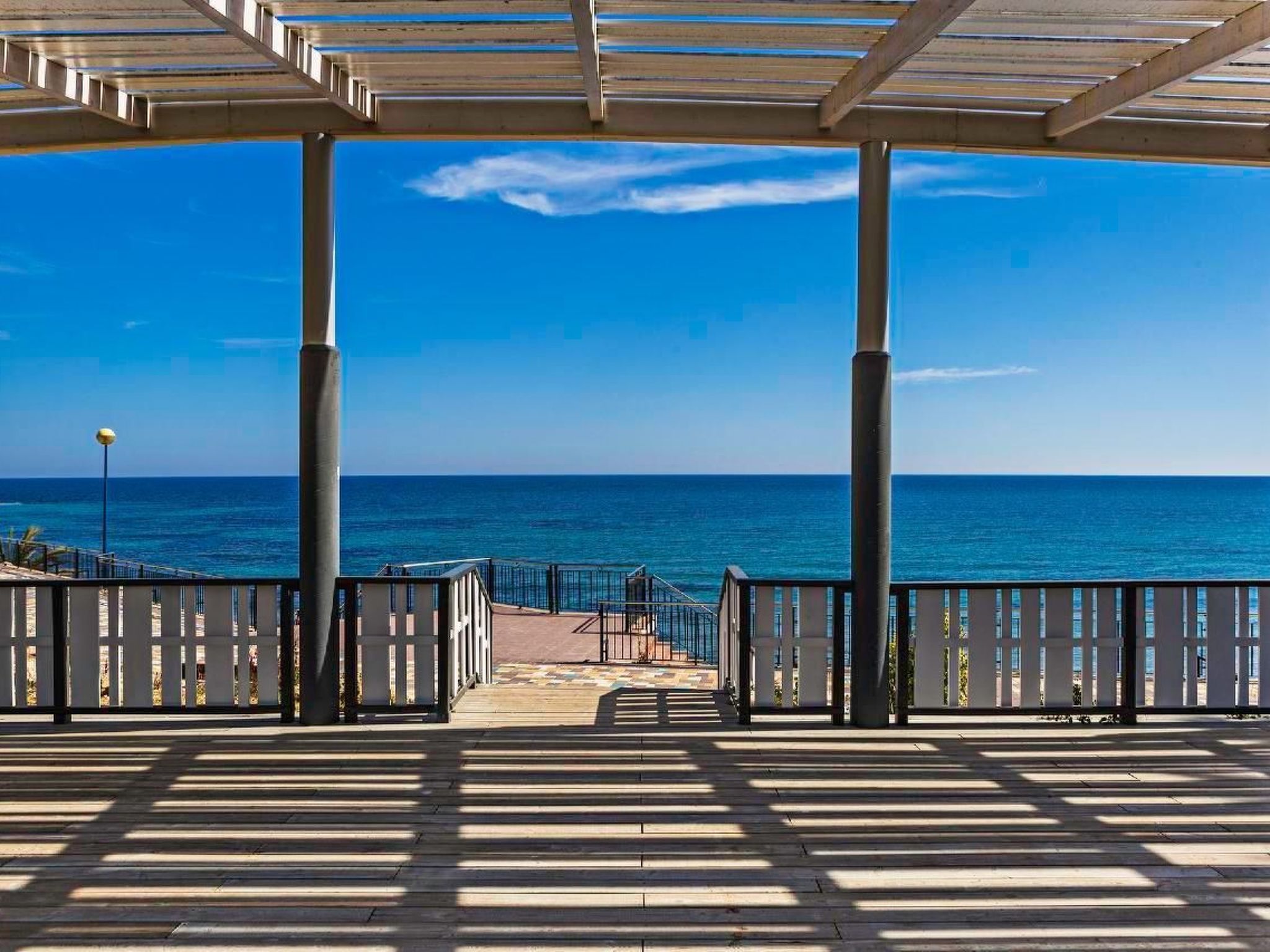 'Blue' mit Schwimmbad