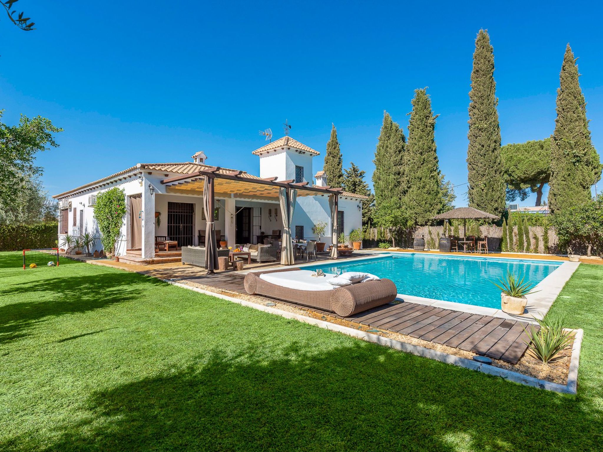 Vakantiehuis met privé zwembad in Marchena (Spanje) voor 9 personen