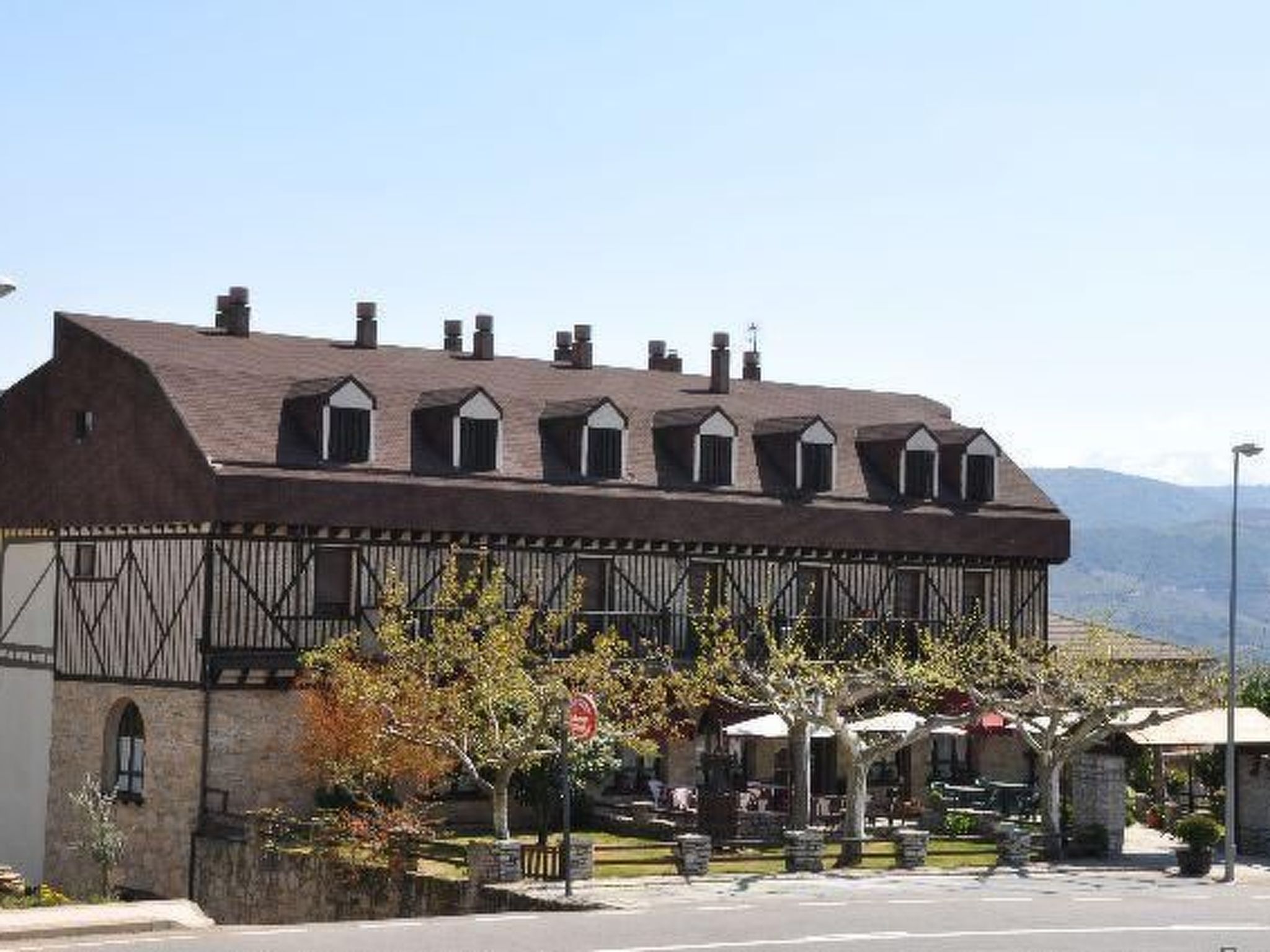 Wohnung in Sotoserrano mit Terrasse und Garten