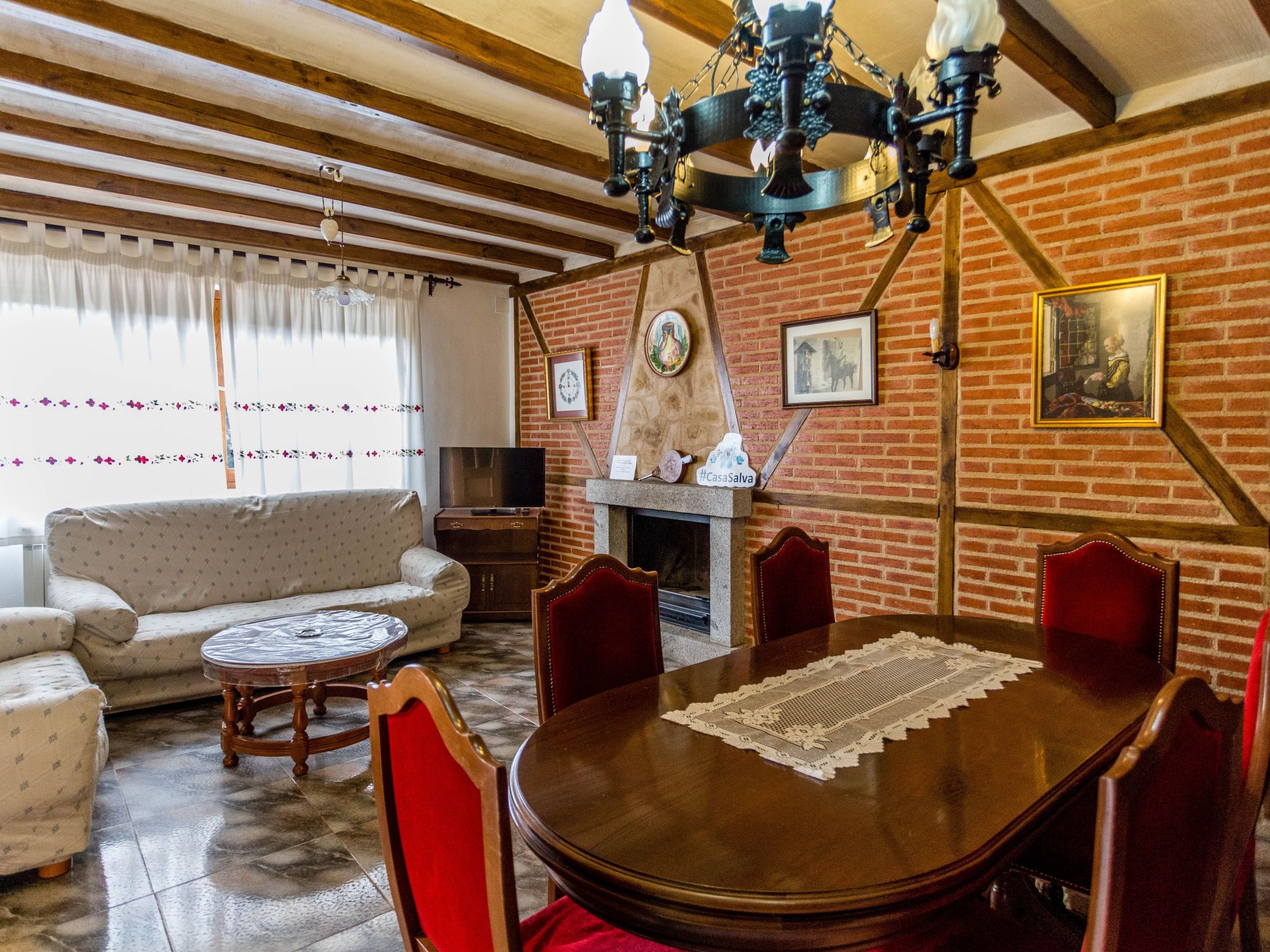 Sehr gepflegtes Ferienhaus im typisch spanischen Stil mit Garten, zwei Terrasse-Inside