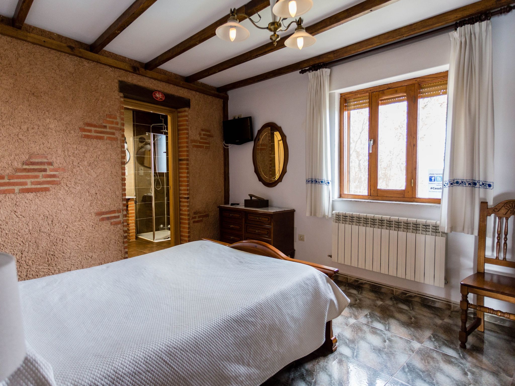 Sehr gepflegtes Ferienhaus im typisch spanischen Stil mit Garten, zwei Terrasse-Image-tags.info