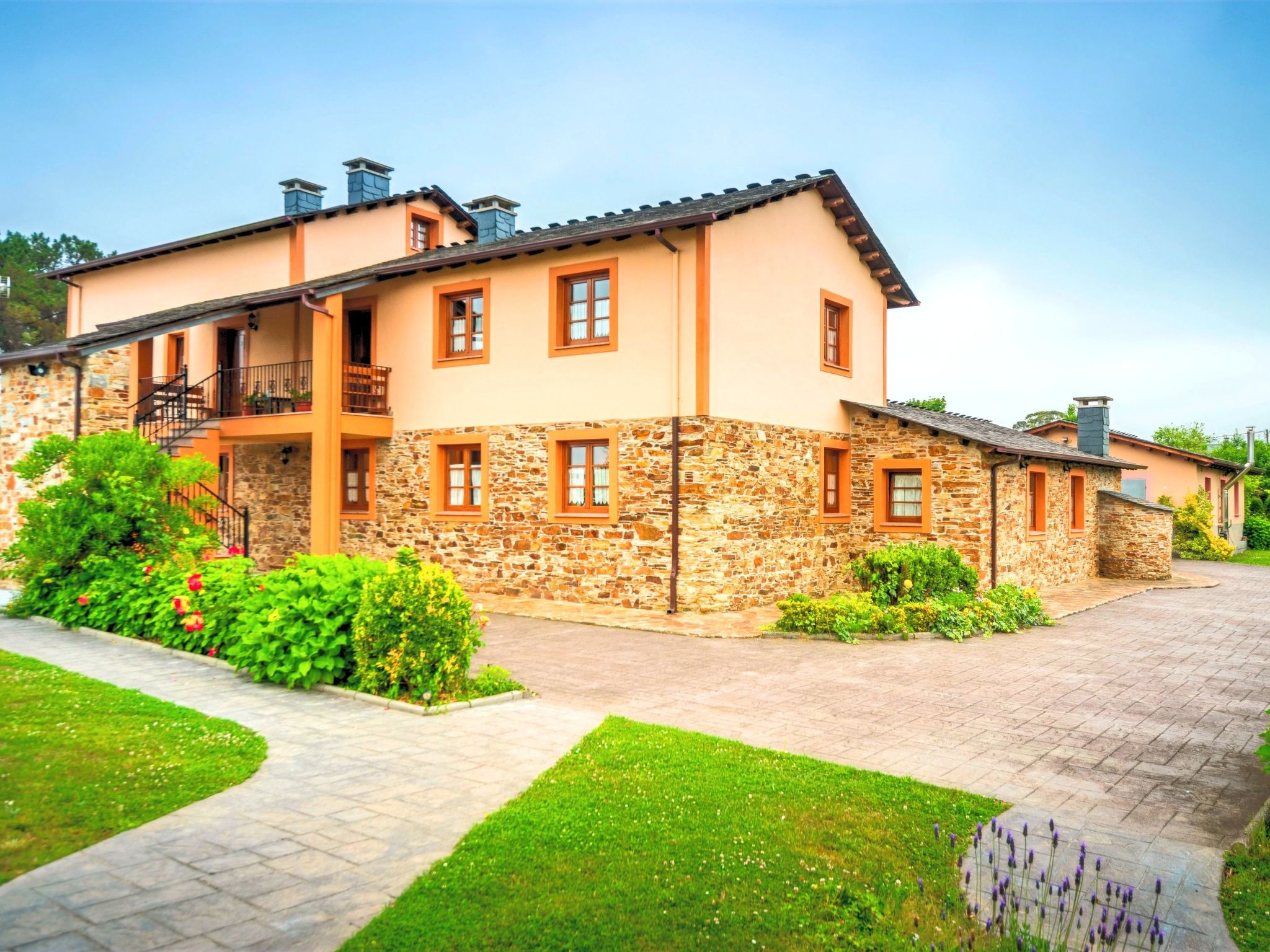 Schönes Duplex mit Aussicht, Pool und Garten
