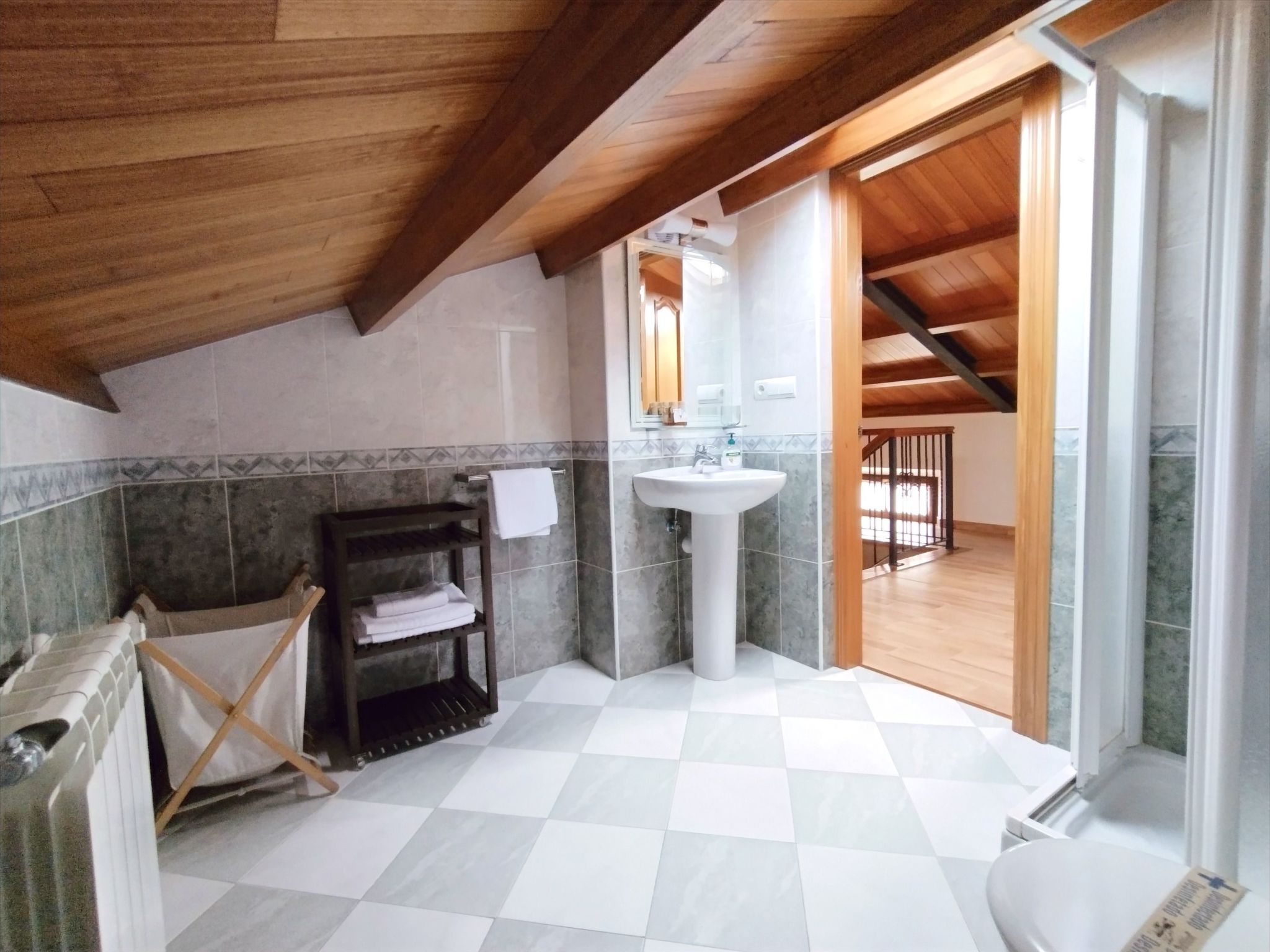 Schönes Duplex mit Aussicht, Pool und Garten-Binnen