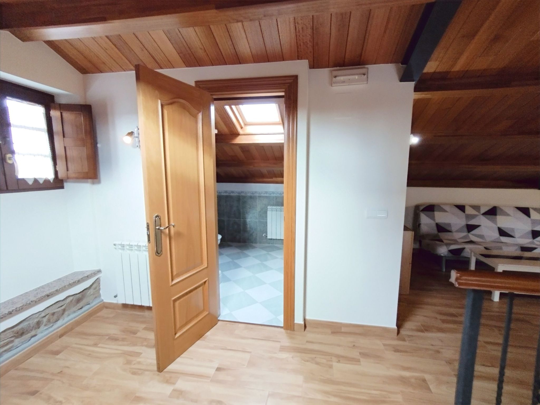 Schönes Duplex mit Aussicht, Pool und Garten-Binnen